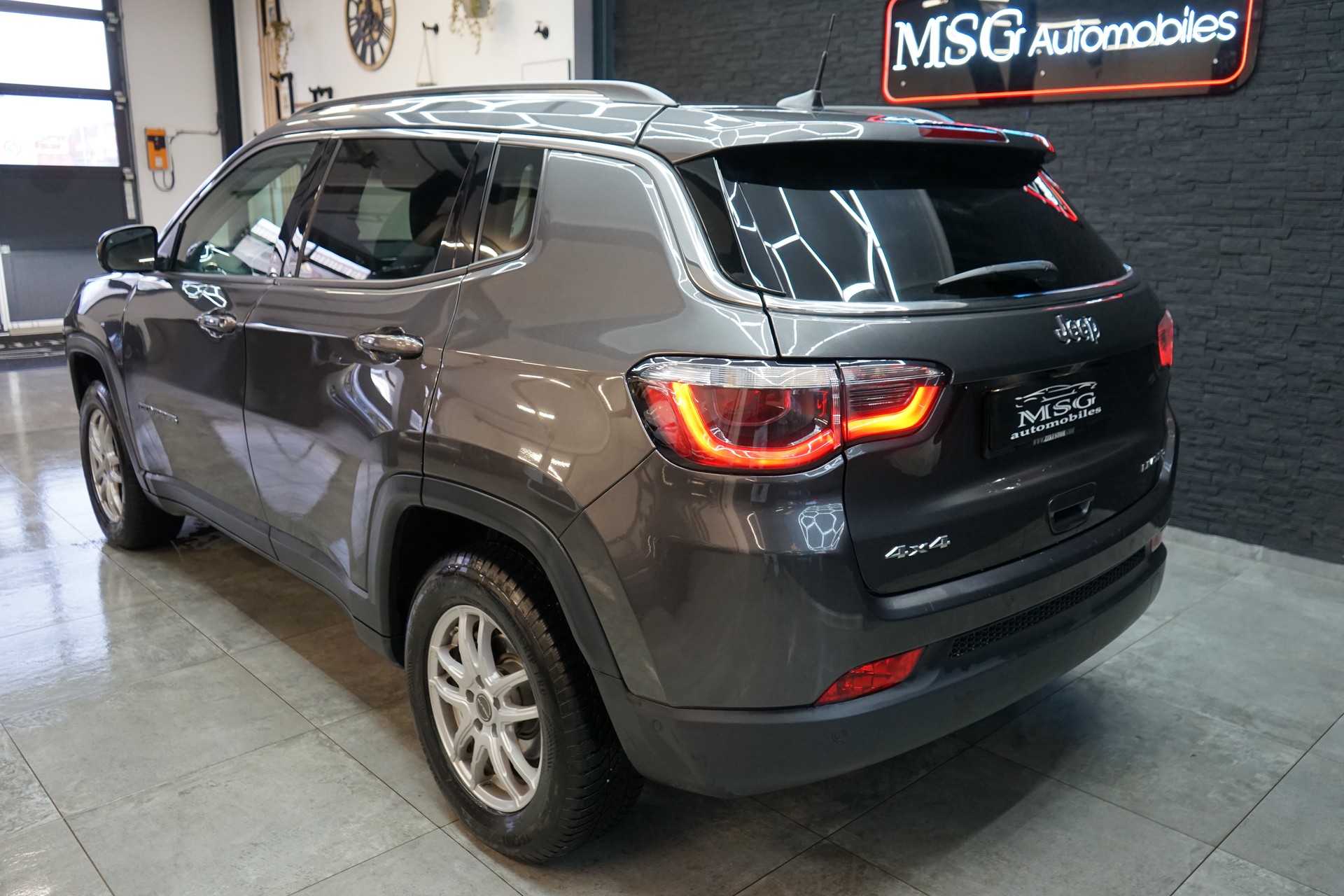 JEEP Compass 1.4 Turbo Limited AWD 9ATX-image-2