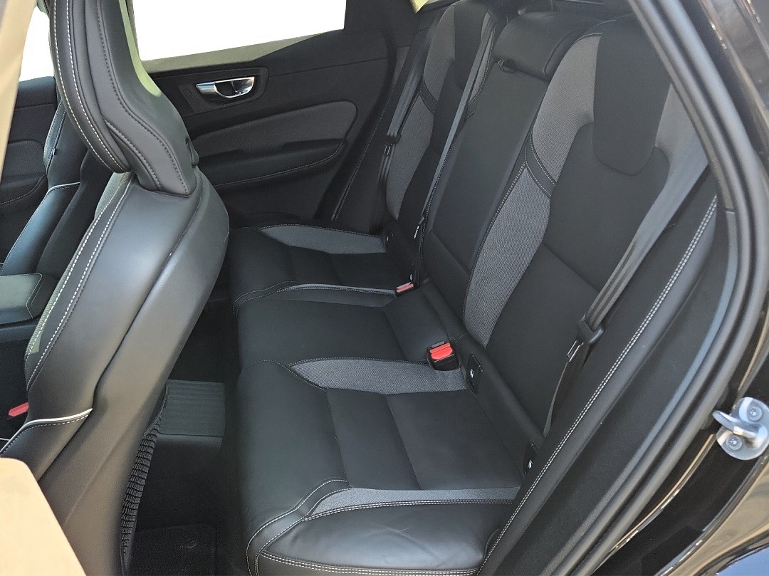 VOLVO XC60 T8 eAWD PluginHybrid Plus Dark Geartronic-image-10