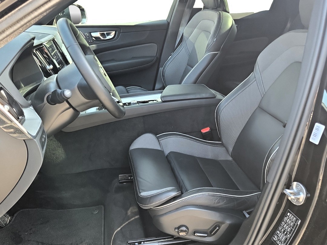VOLVO XC60 T8 eAWD PluginHybrid Plus Dark Geartronic-image-8