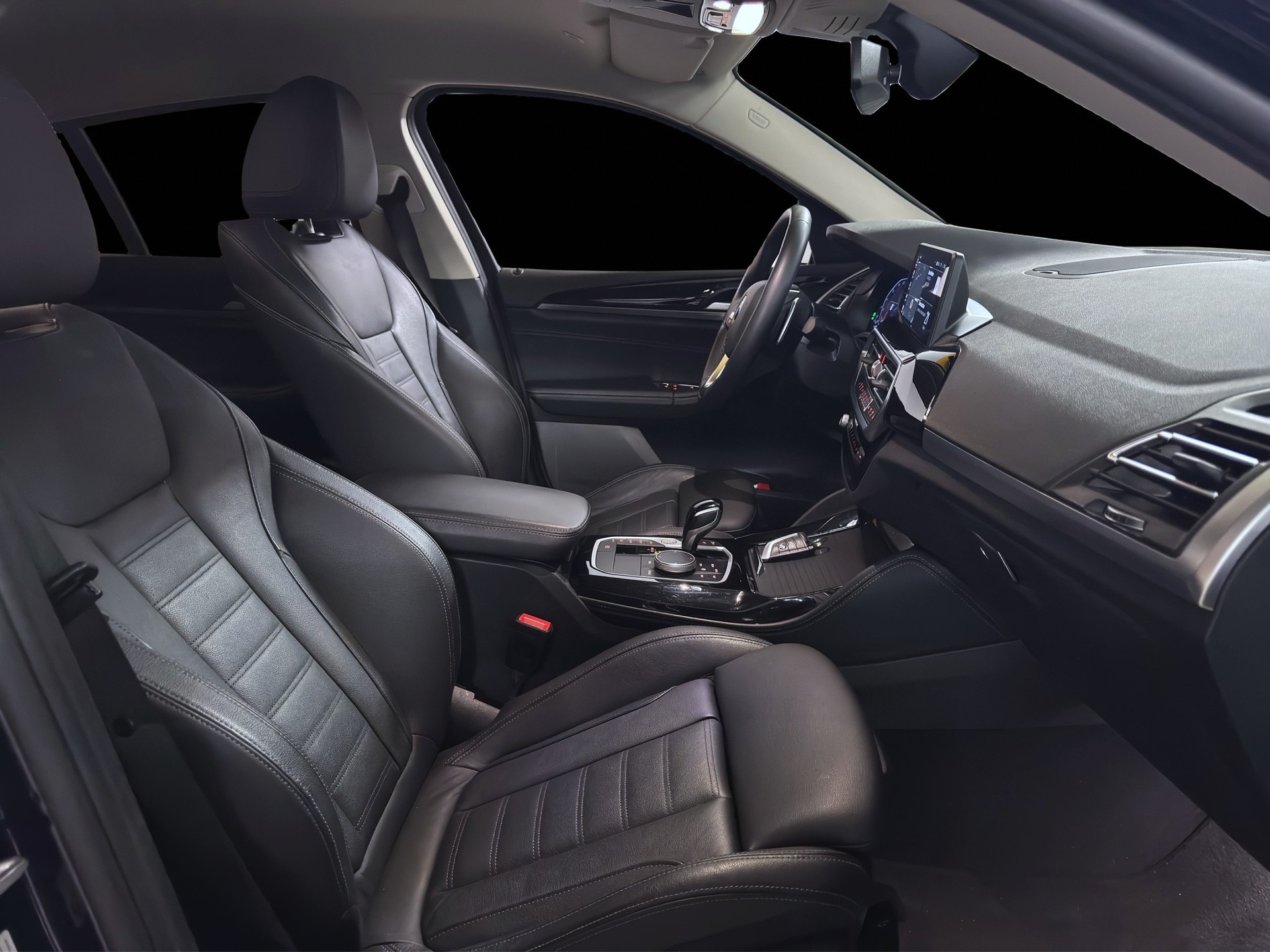 BMW X4 xDrive 48V 20i Steptronic-image-13