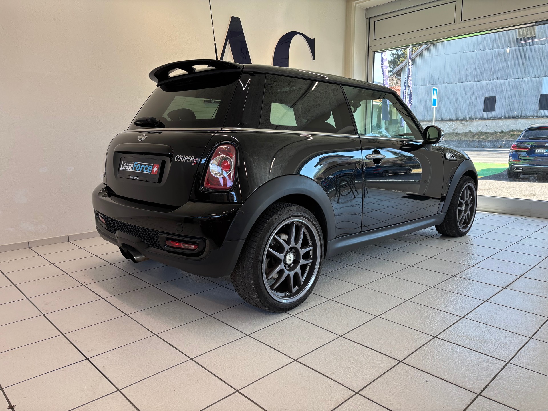 MINI Cooper S-image-2