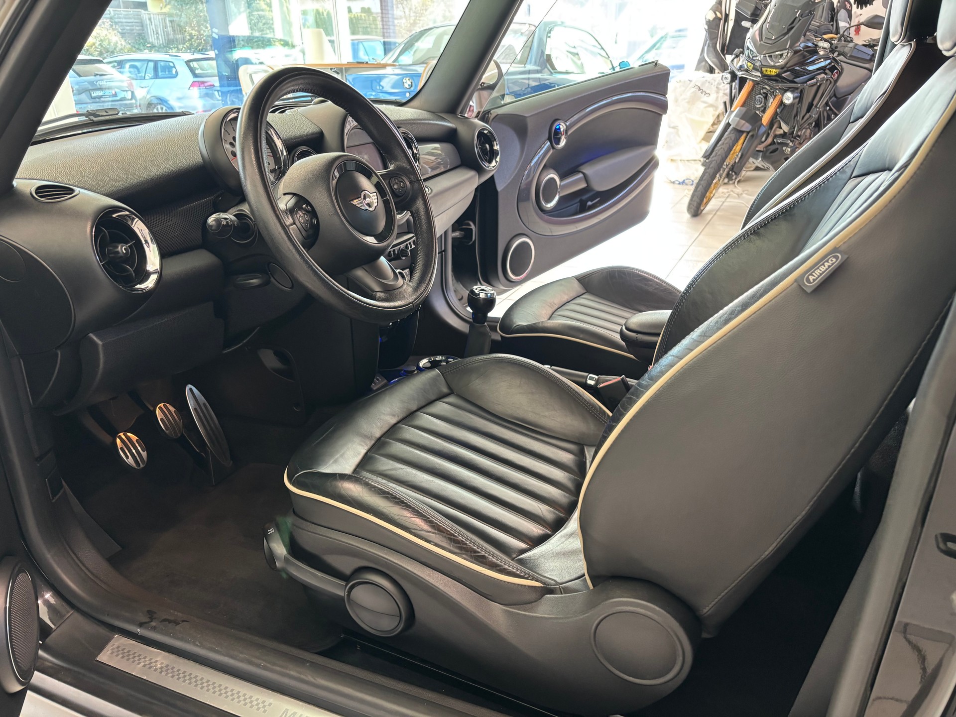 MINI Cooper S-image-9