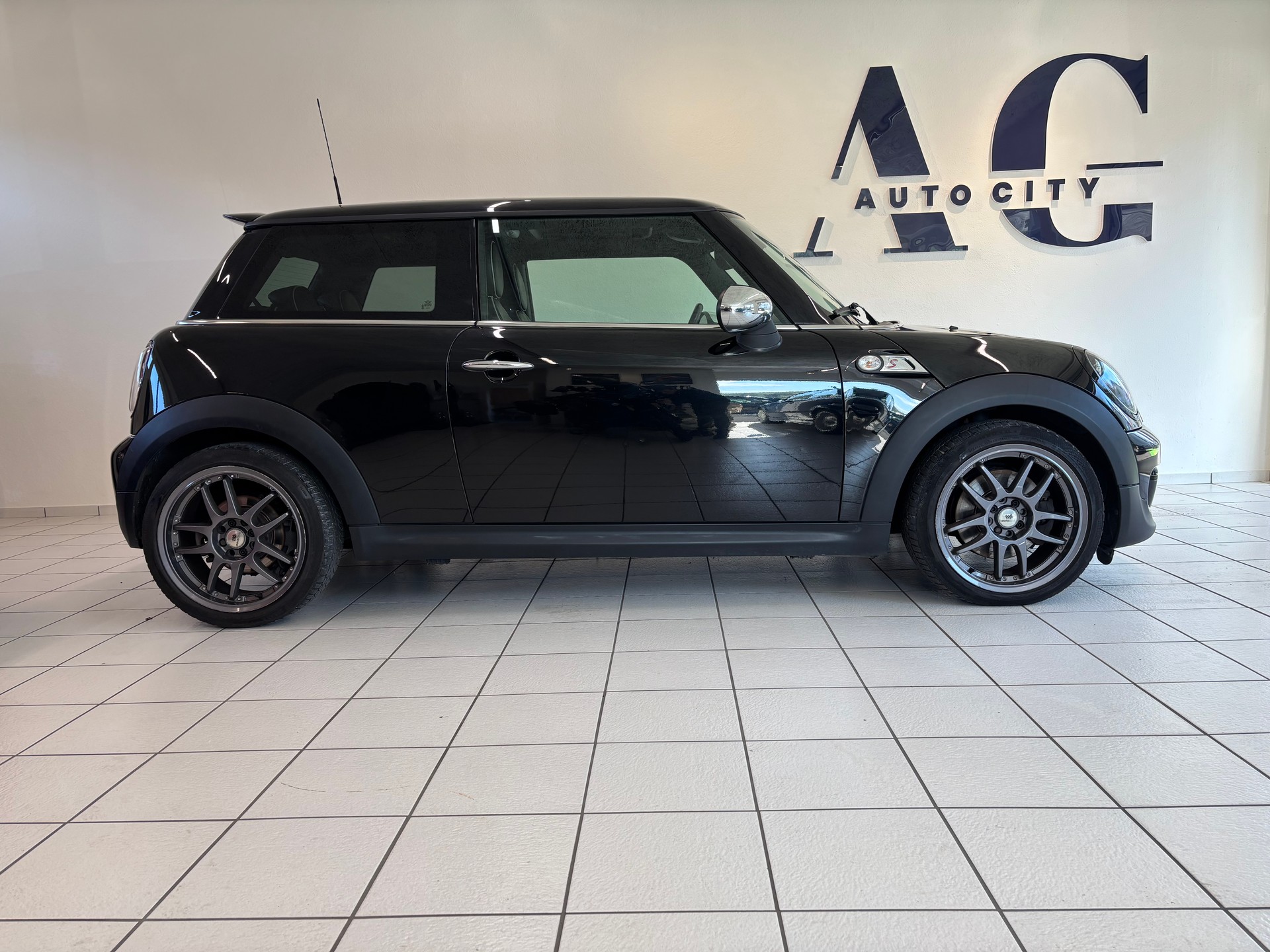 MINI Cooper S-image-1