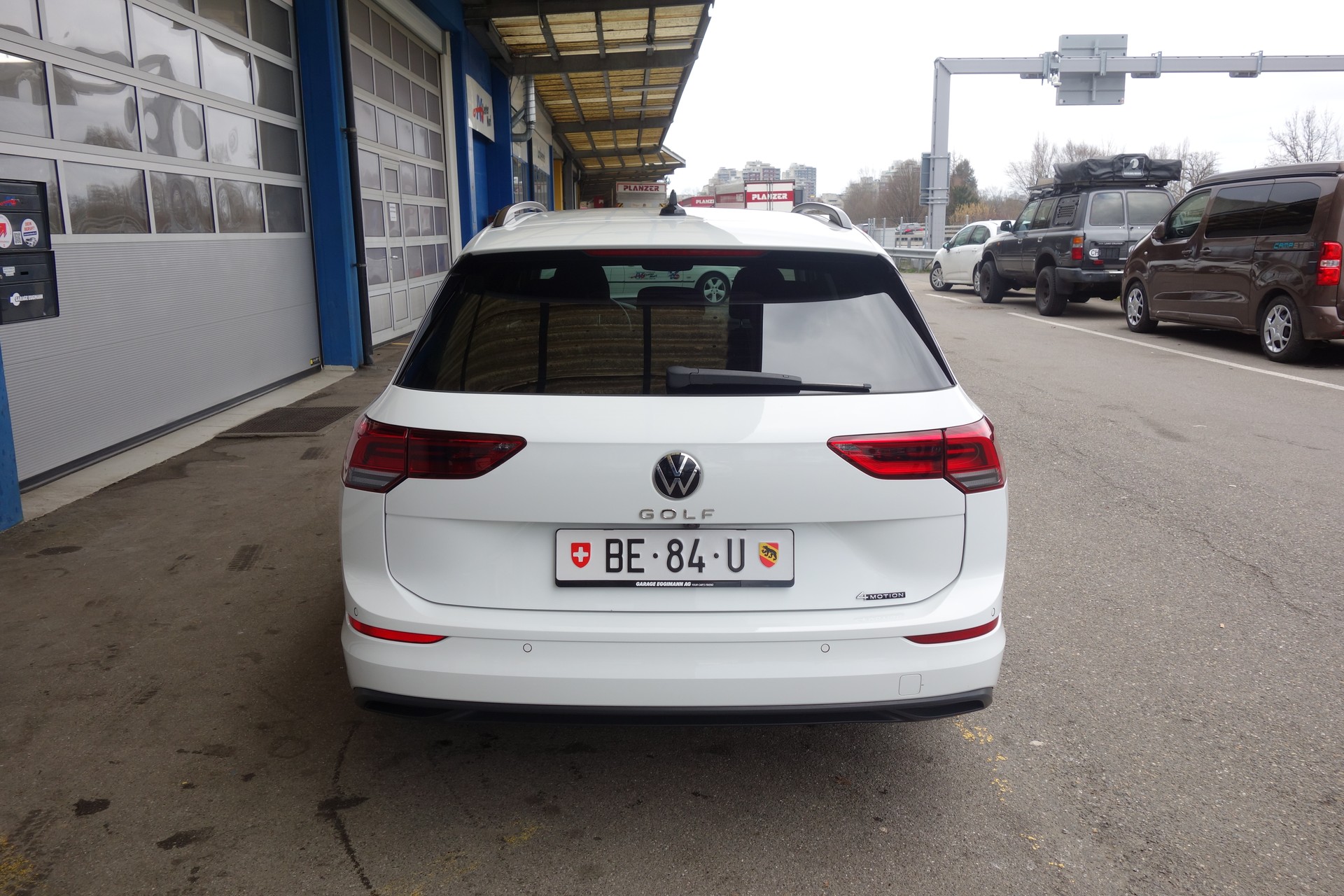 VW Golf Variant 2.0 TDI Life DSG 4Motion-image-4