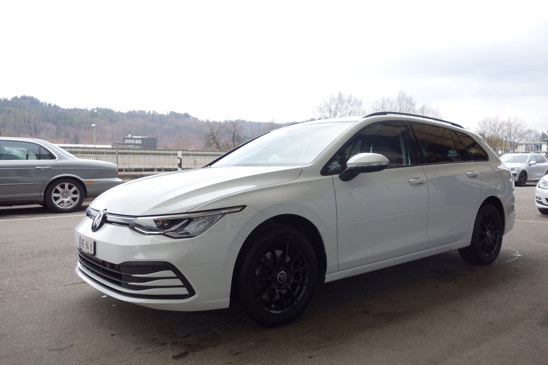 VW Golf Variant 2.0 TDI Life DSG 4Motion-image-6
