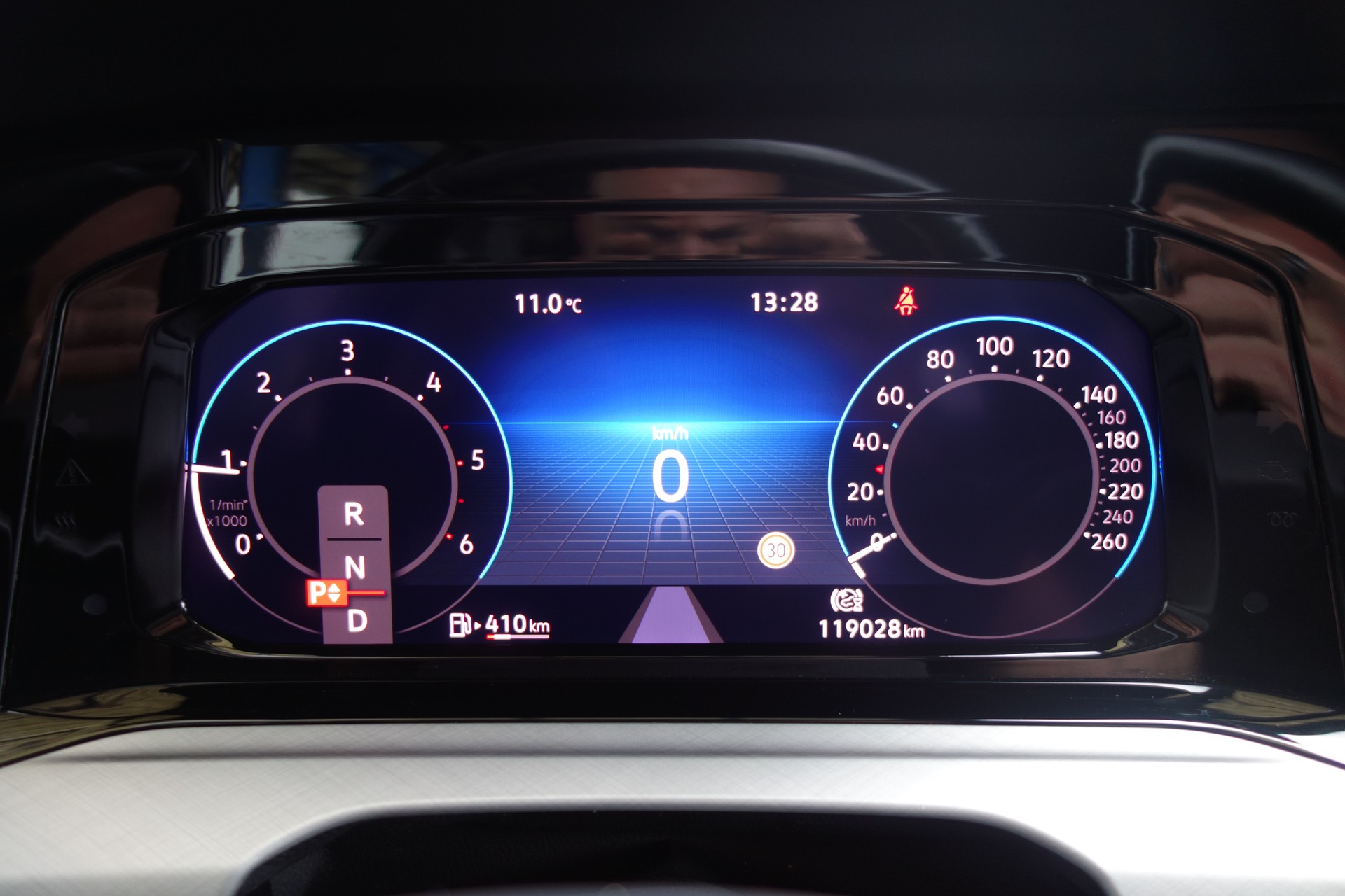 VW Golf Variant 2.0 TDI Life DSG 4Motion-image-14