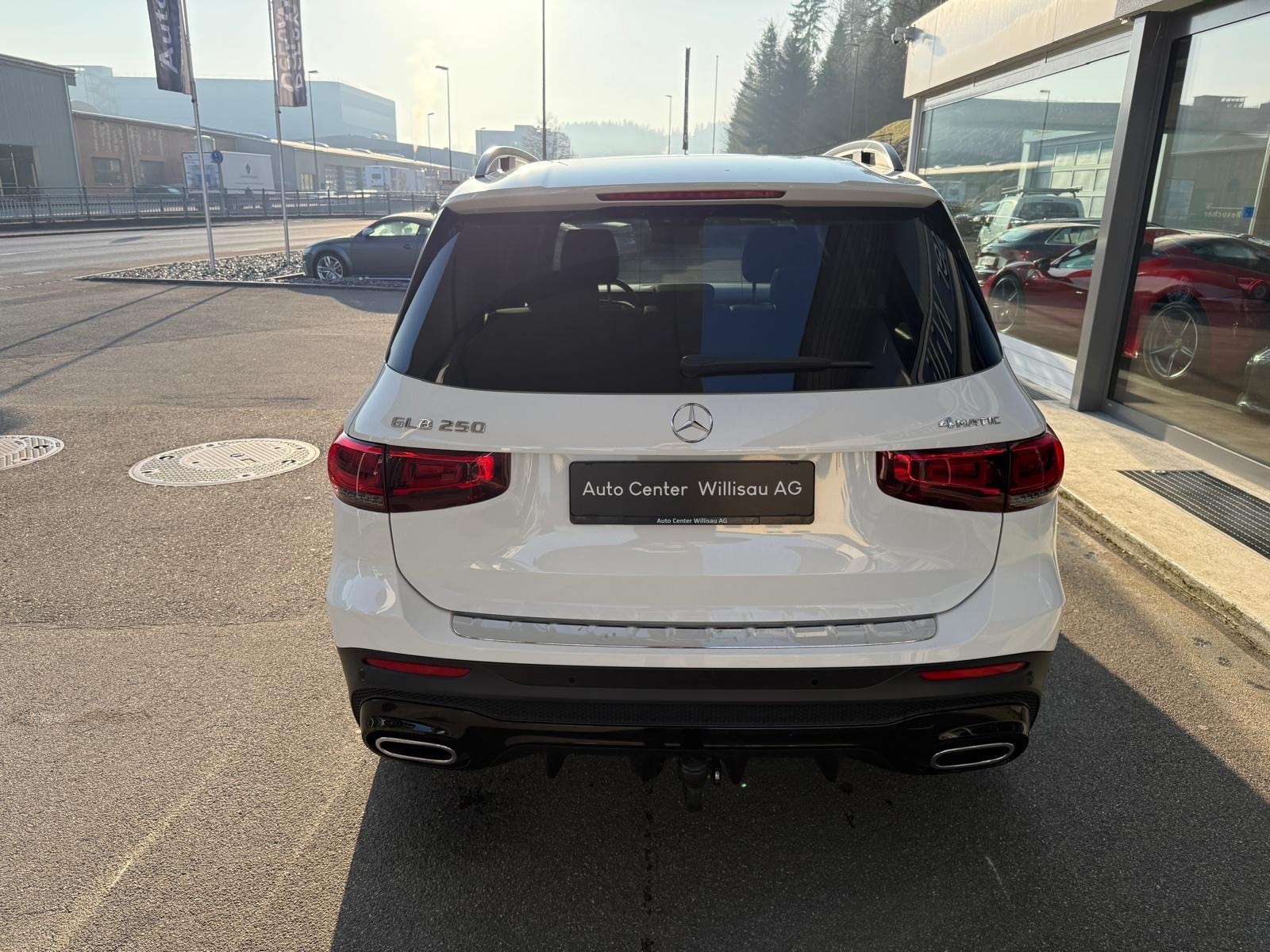 MERCEDES-BENZ GLB 250 4Matic AMG Line 8G-Tronic-image-7