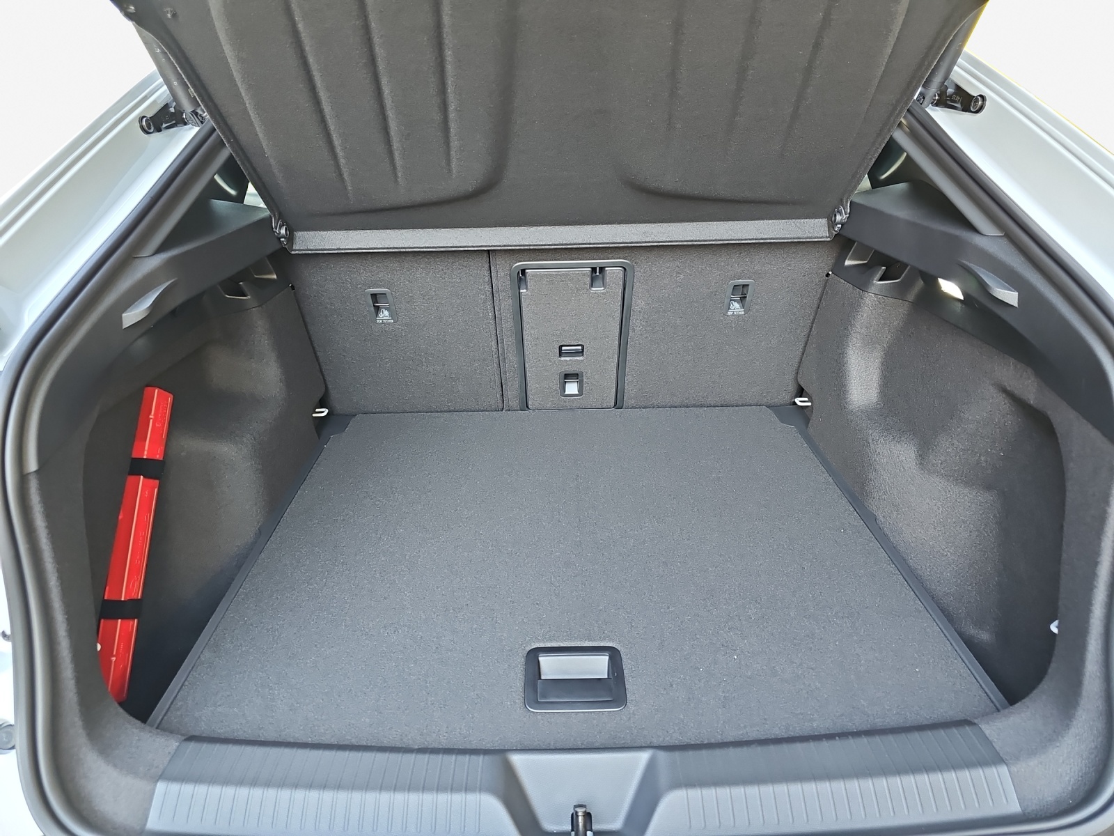 CUPRA Tavascan Type 9 77 kWh VZ Adrenaline-image-13