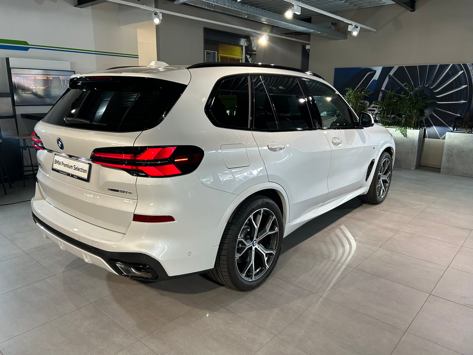 BMW X5 xDrive 50e M Sport Pro Steptronic-image-13