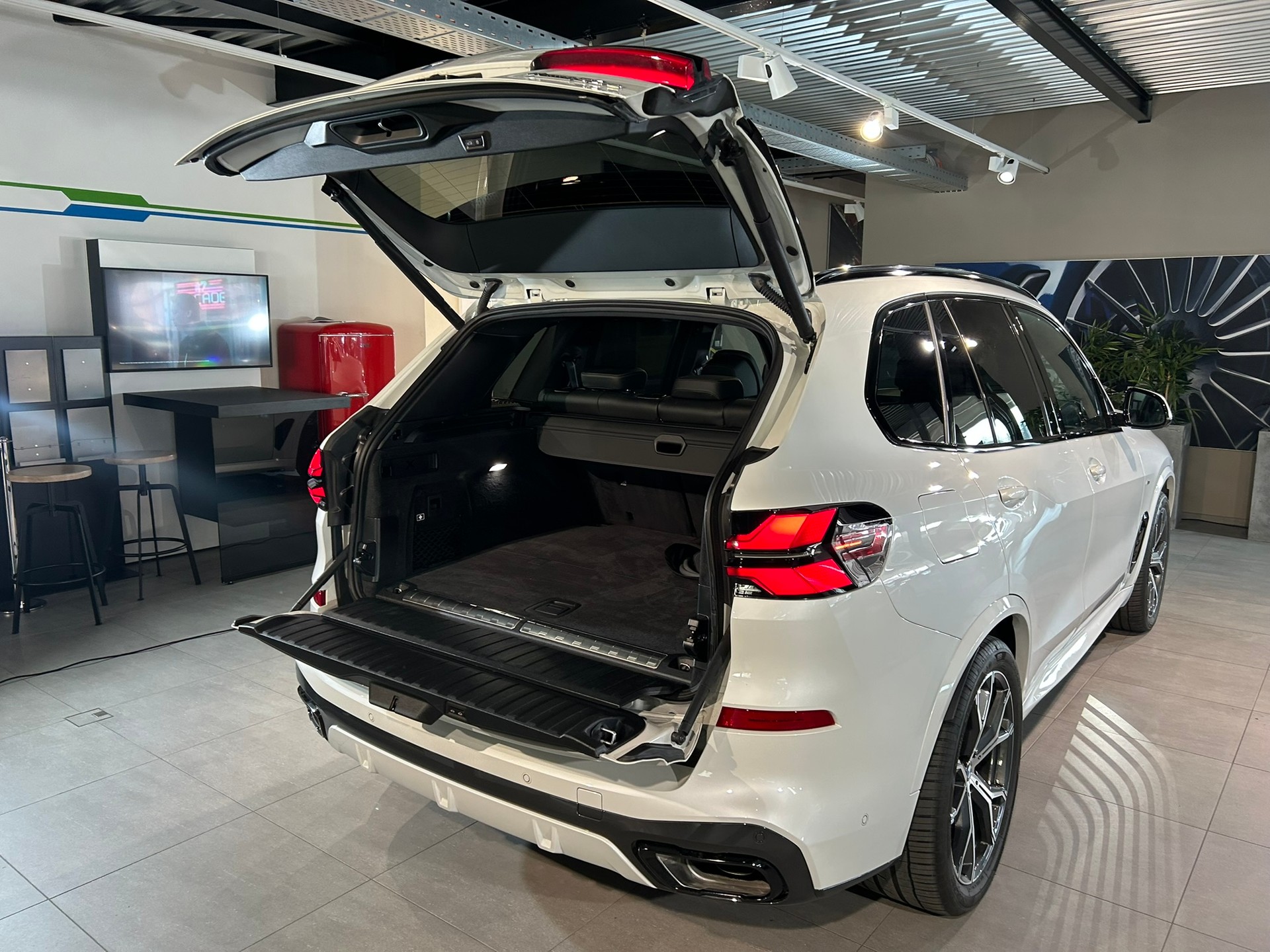 BMW X5 xDrive 50e M Sport Pro Steptronic-image-14