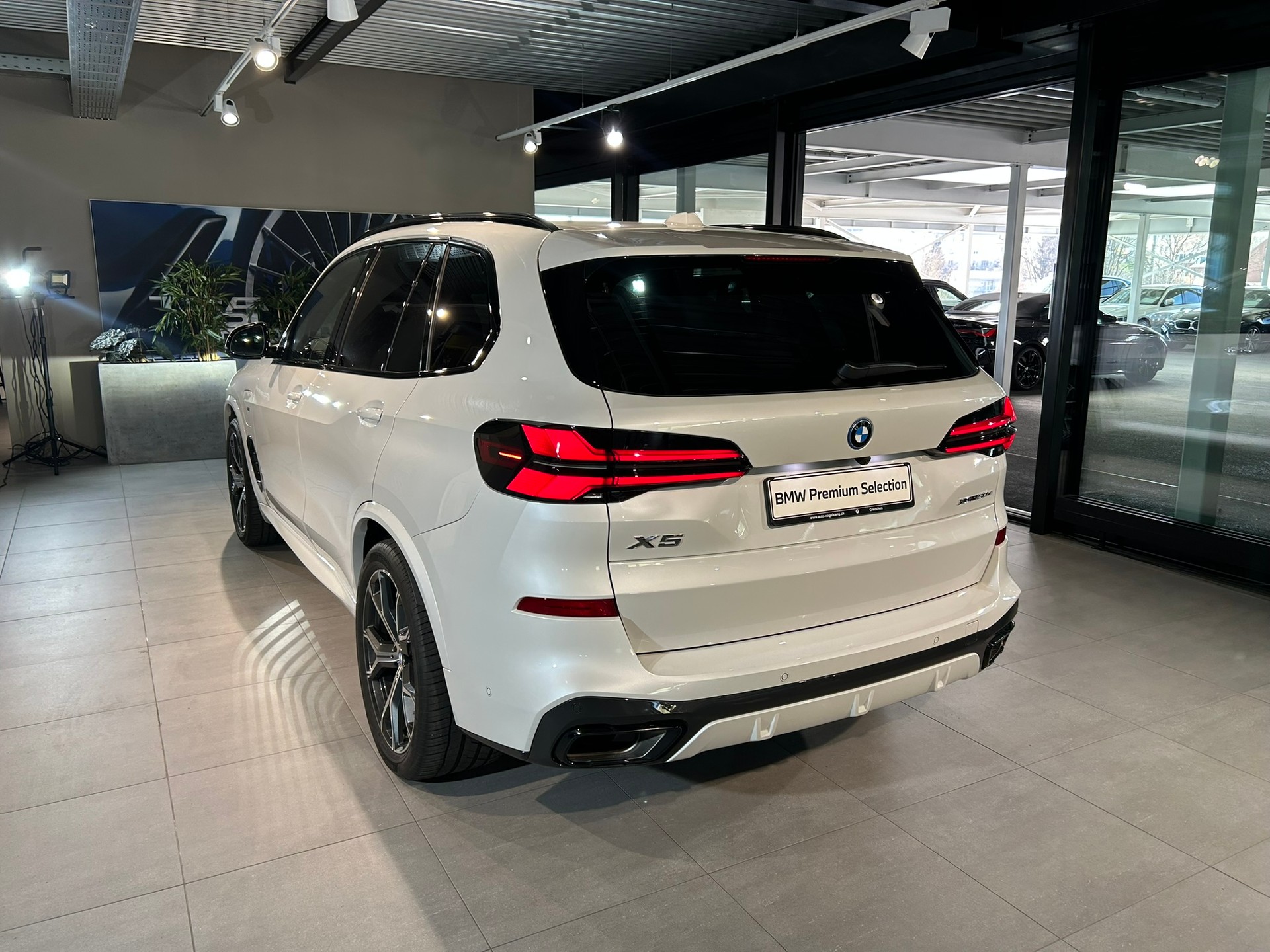 BMW X5 xDrive 50e M Sport Pro Steptronic-image-10
