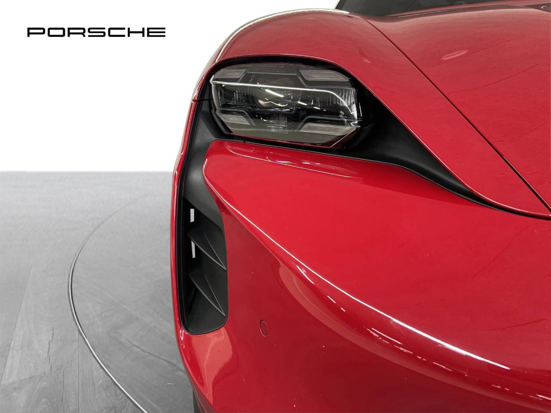 PORSCHE Taycan-image-11