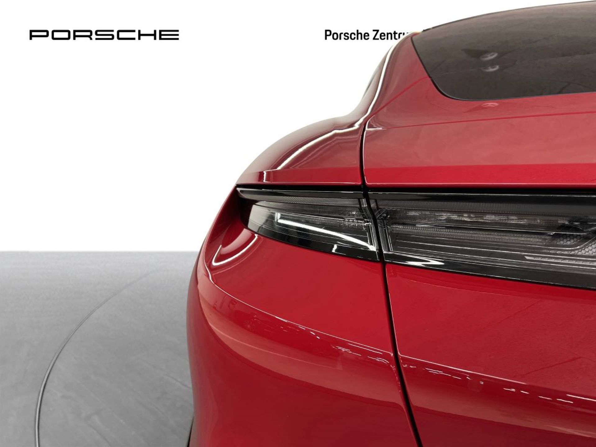PORSCHE Taycan-image-12