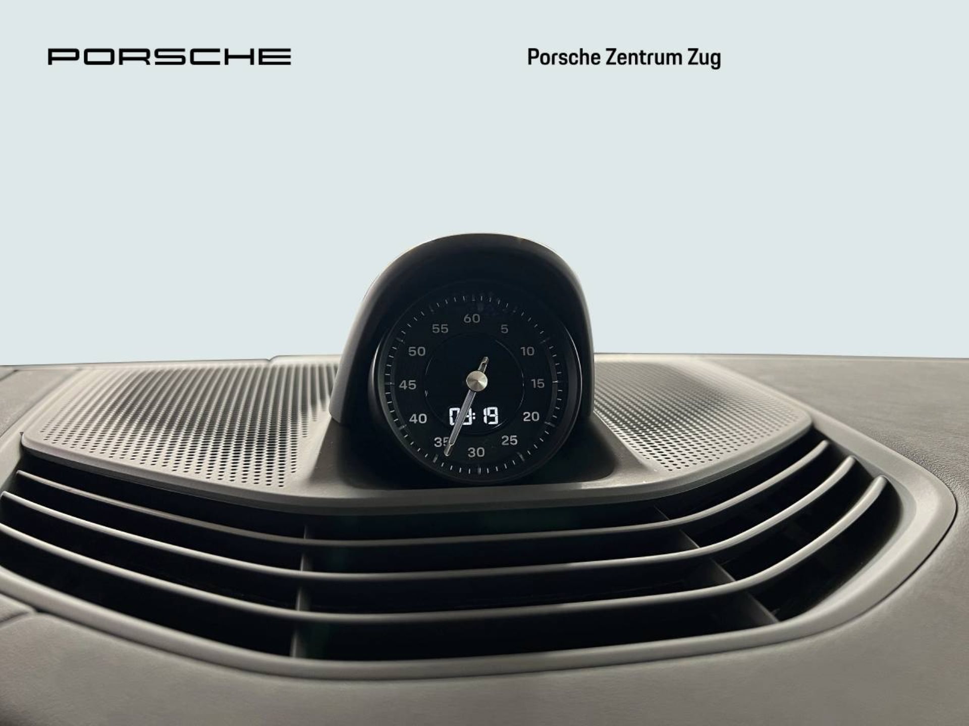 PORSCHE Taycan-image-26