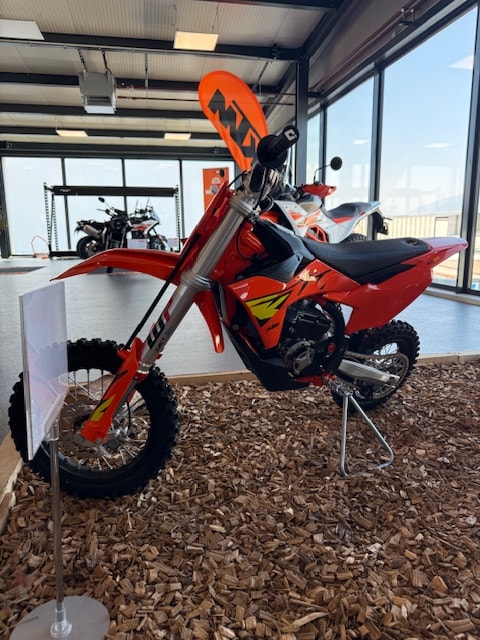 KTM SX-E 5 2026-showroom-element-2