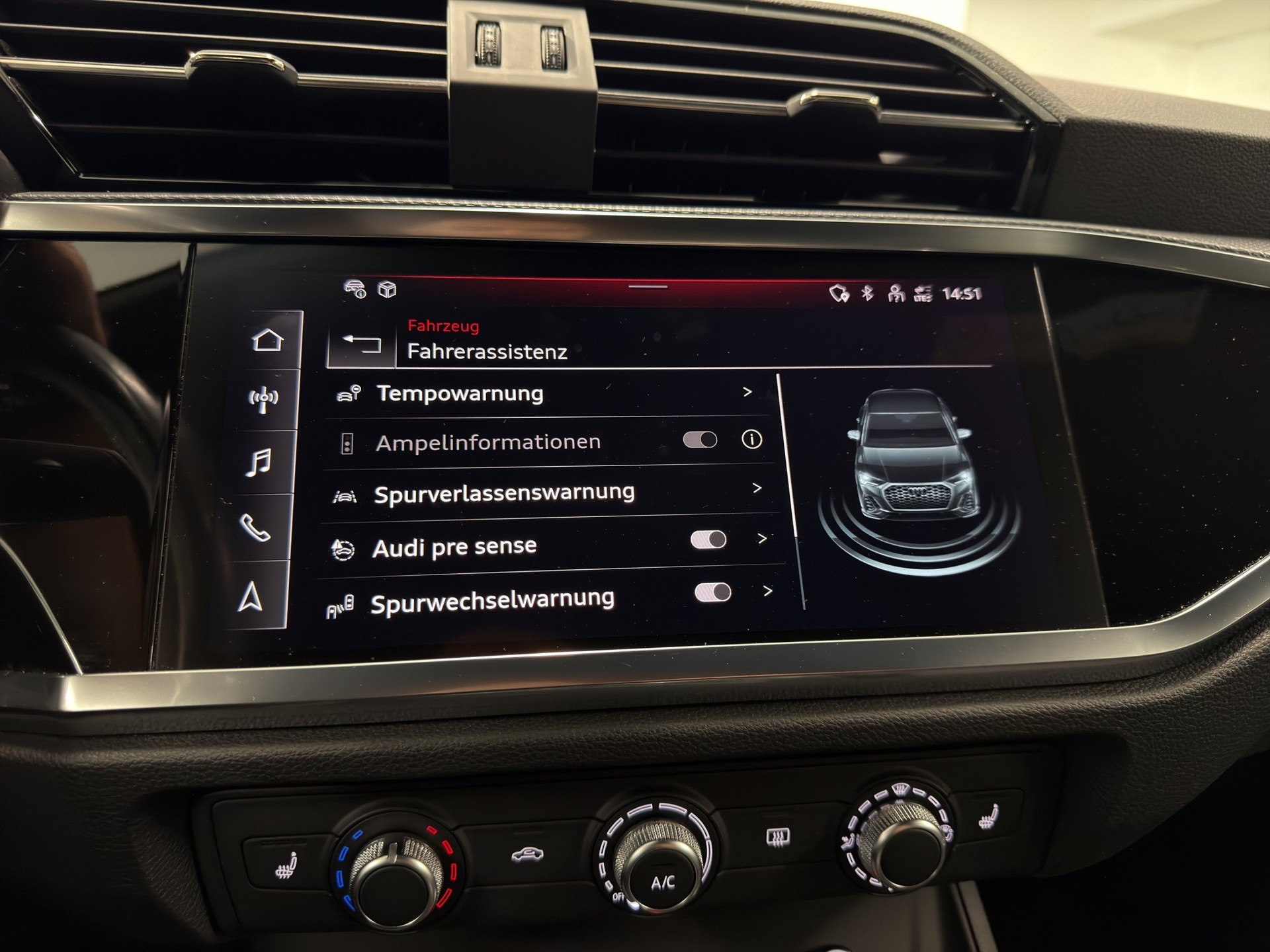 AUDI Q3 Sportback 40 TFSI S line quattro S-tronic-image-19
