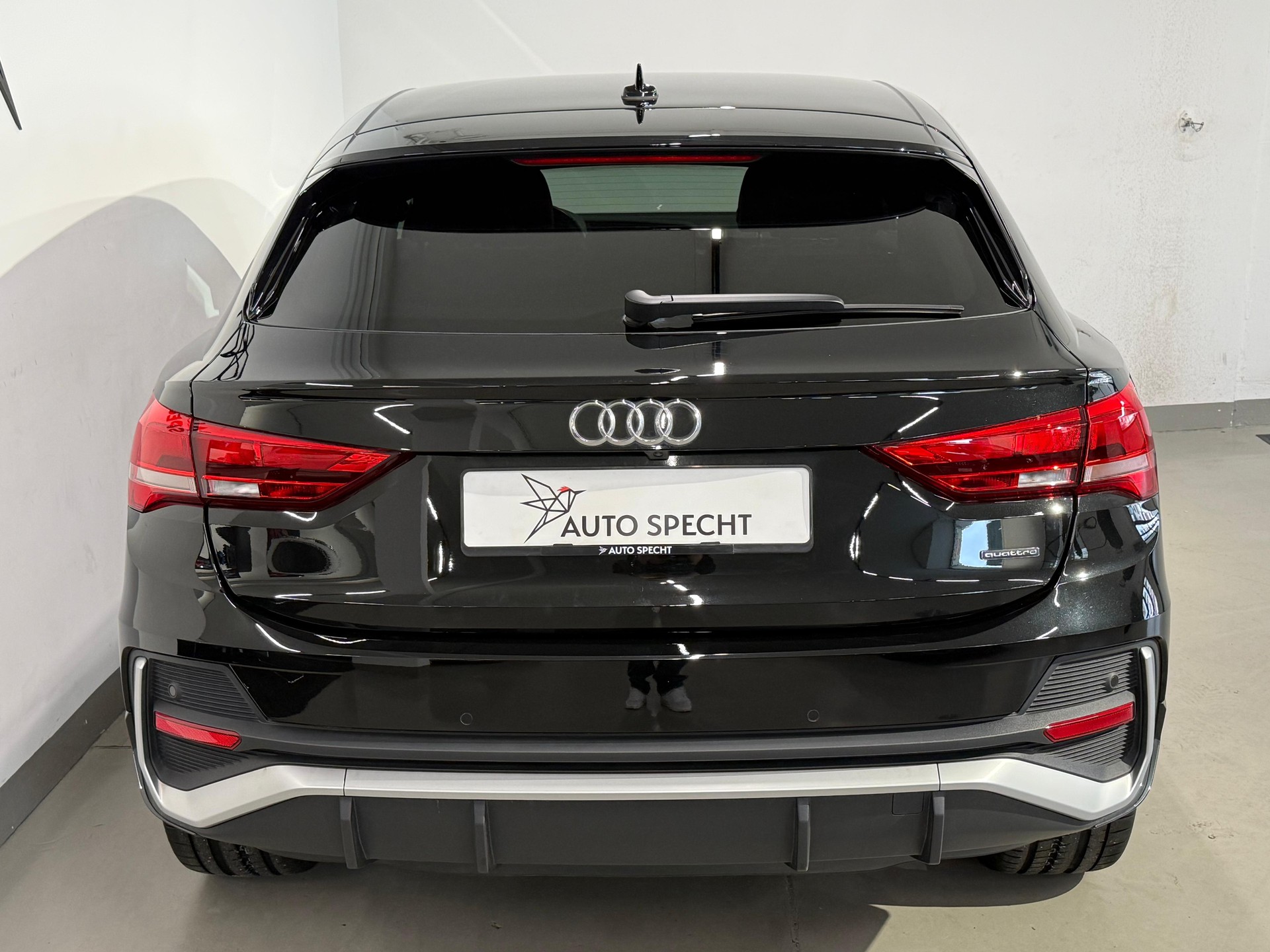 AUDI Q3 Sportback 40 TFSI S line quattro S-tronic-image-5