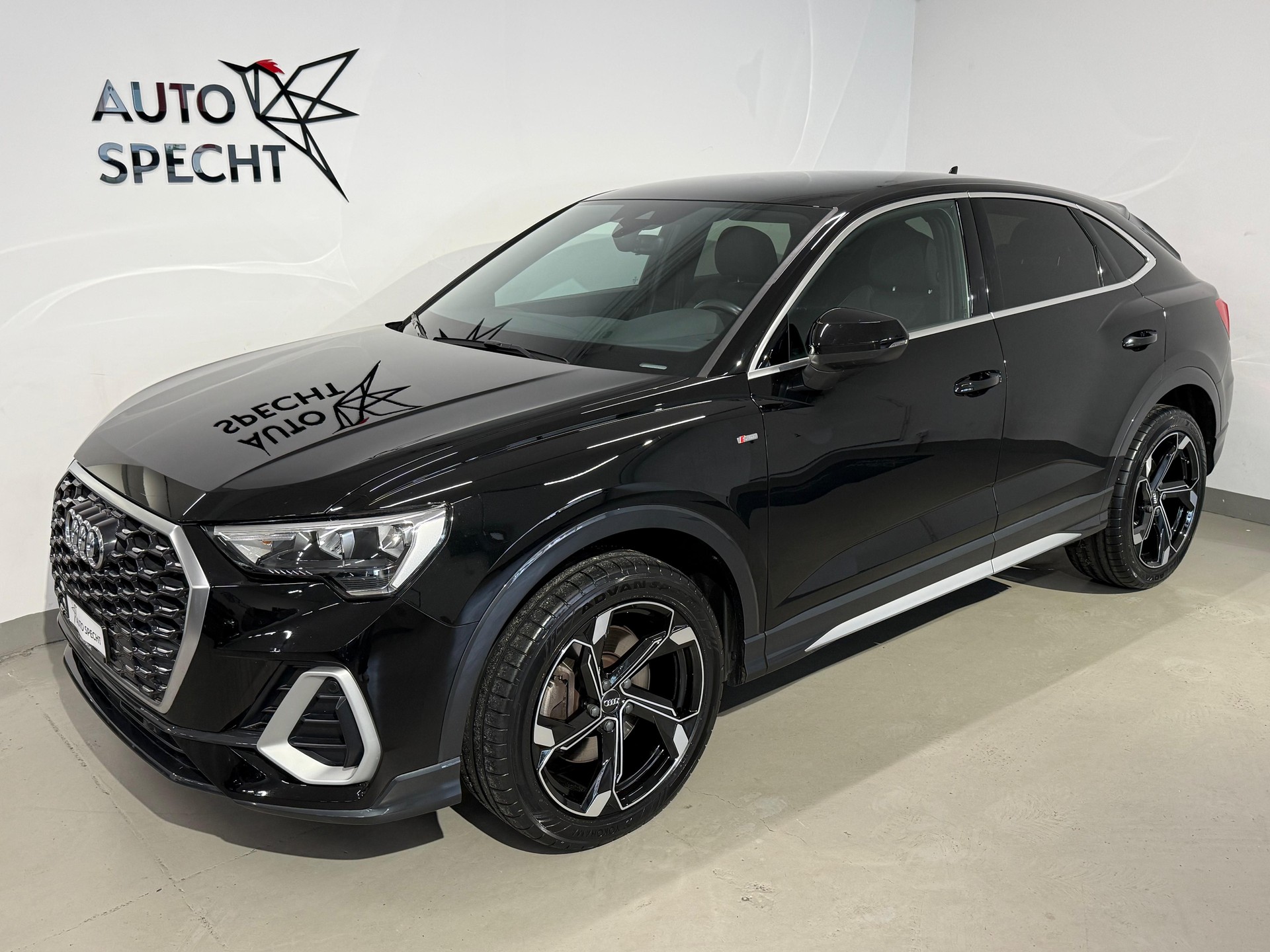 AUDI Q3 Sportback 40 TFSI S line quattro S-tronic-image-1