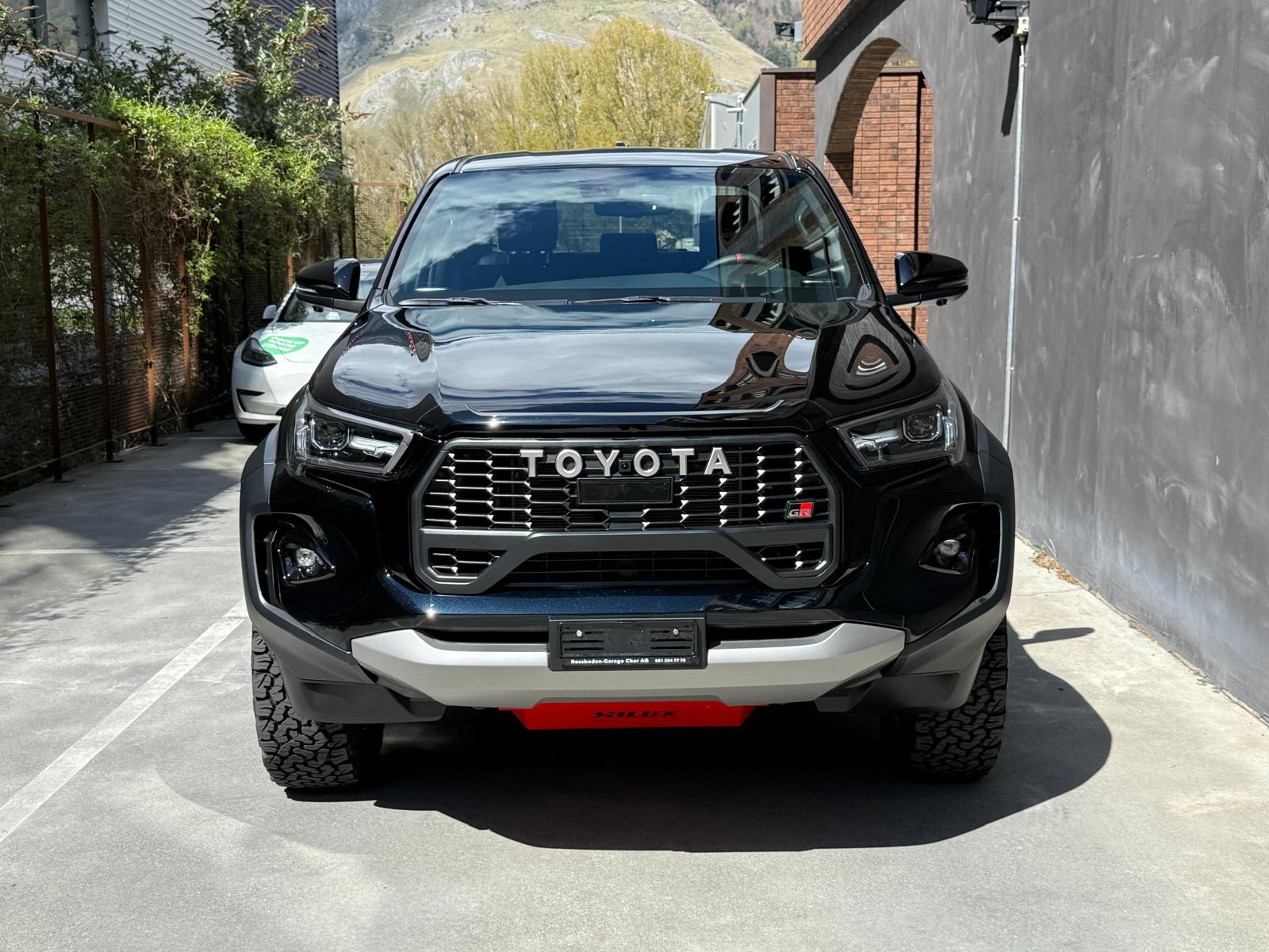 TOYOTA Hilux 2.8d GR Sport II Double Cab 4x4 A-image-2