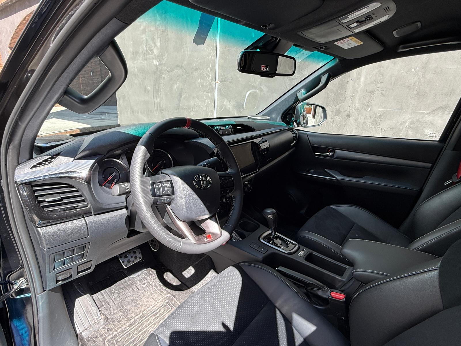 TOYOTA Hilux 2.8d GR Sport II Double Cab 4x4 A-image-9