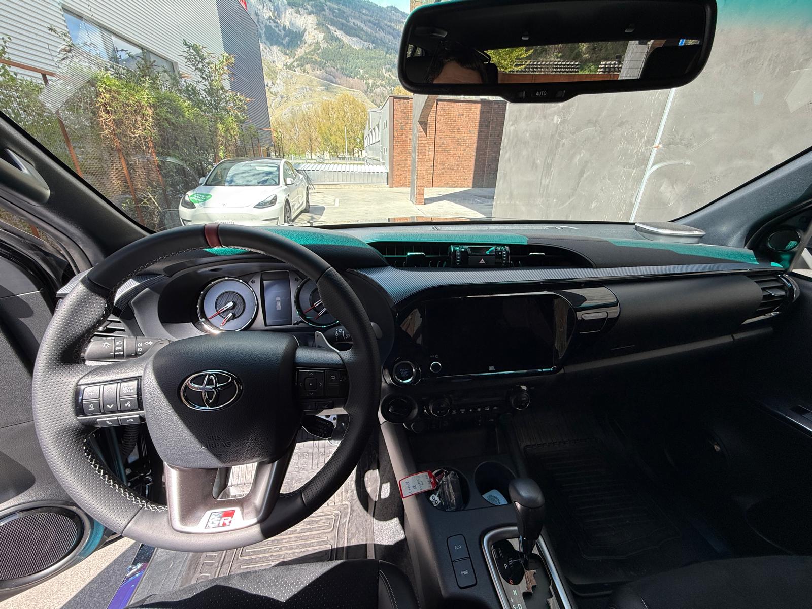 TOYOTA Hilux 2.8d GR Sport II Double Cab 4x4 A-image-10