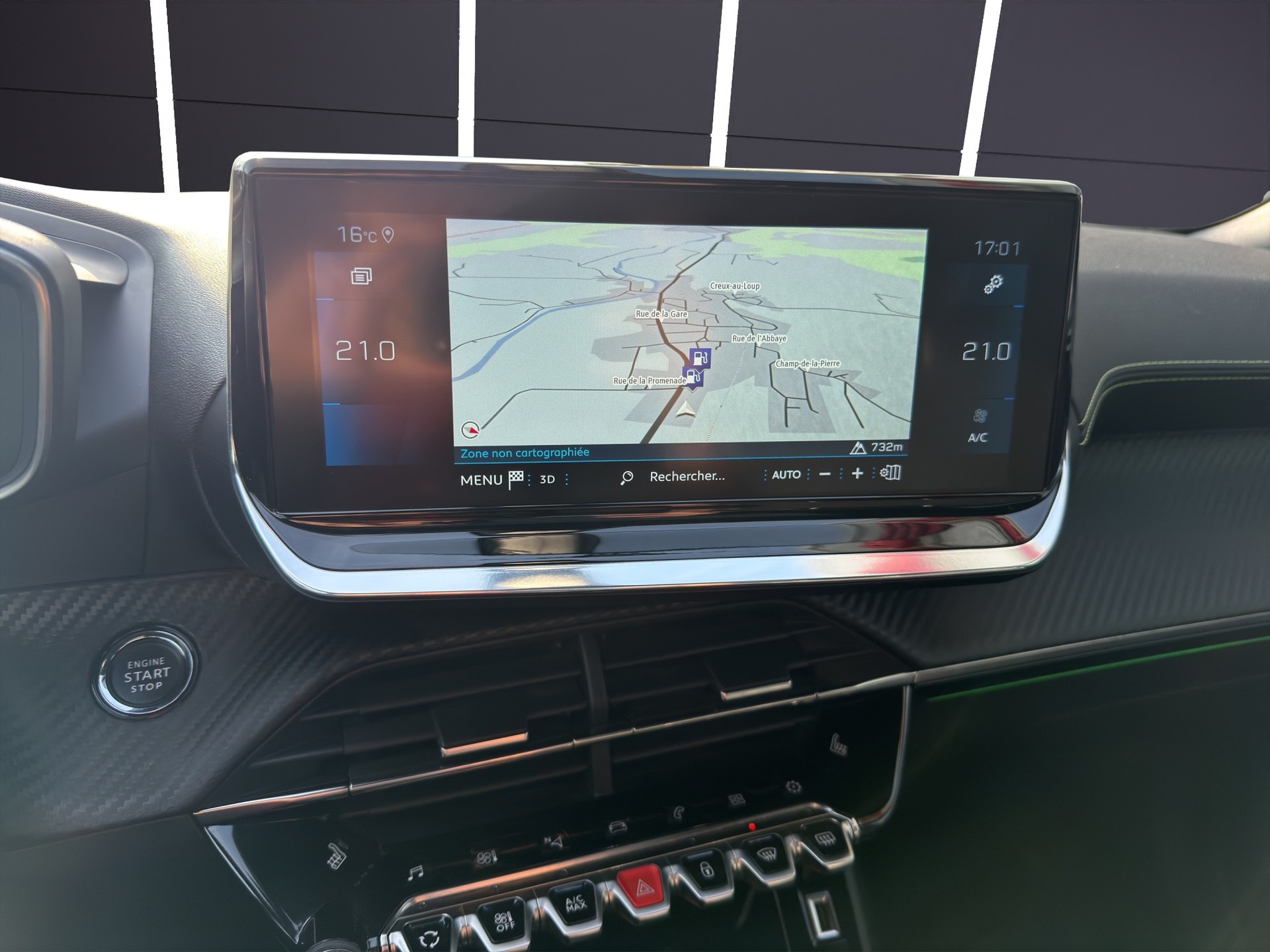 PEUGEOT 2008 1.2 GT Pack-image-9