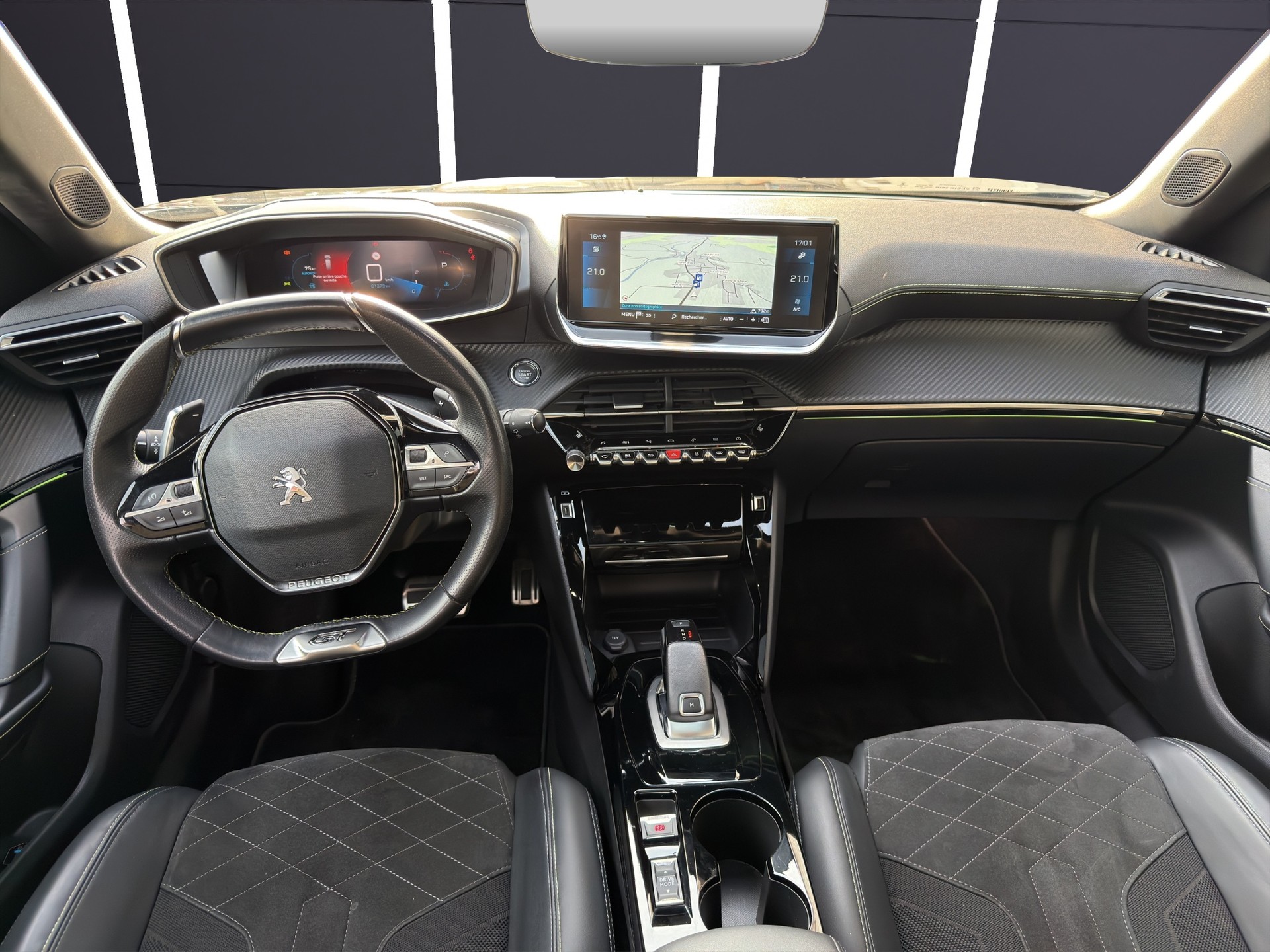 PEUGEOT 2008 1.2 GT Pack-image-7