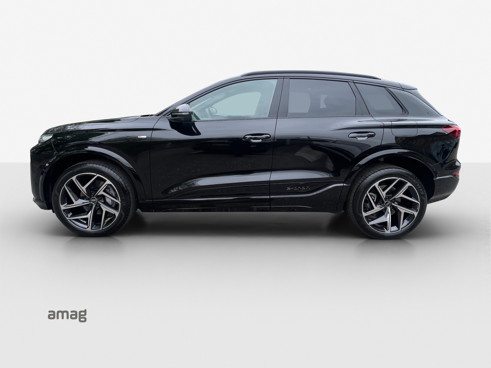 AUDI Q6 e-tron quattro-image-1