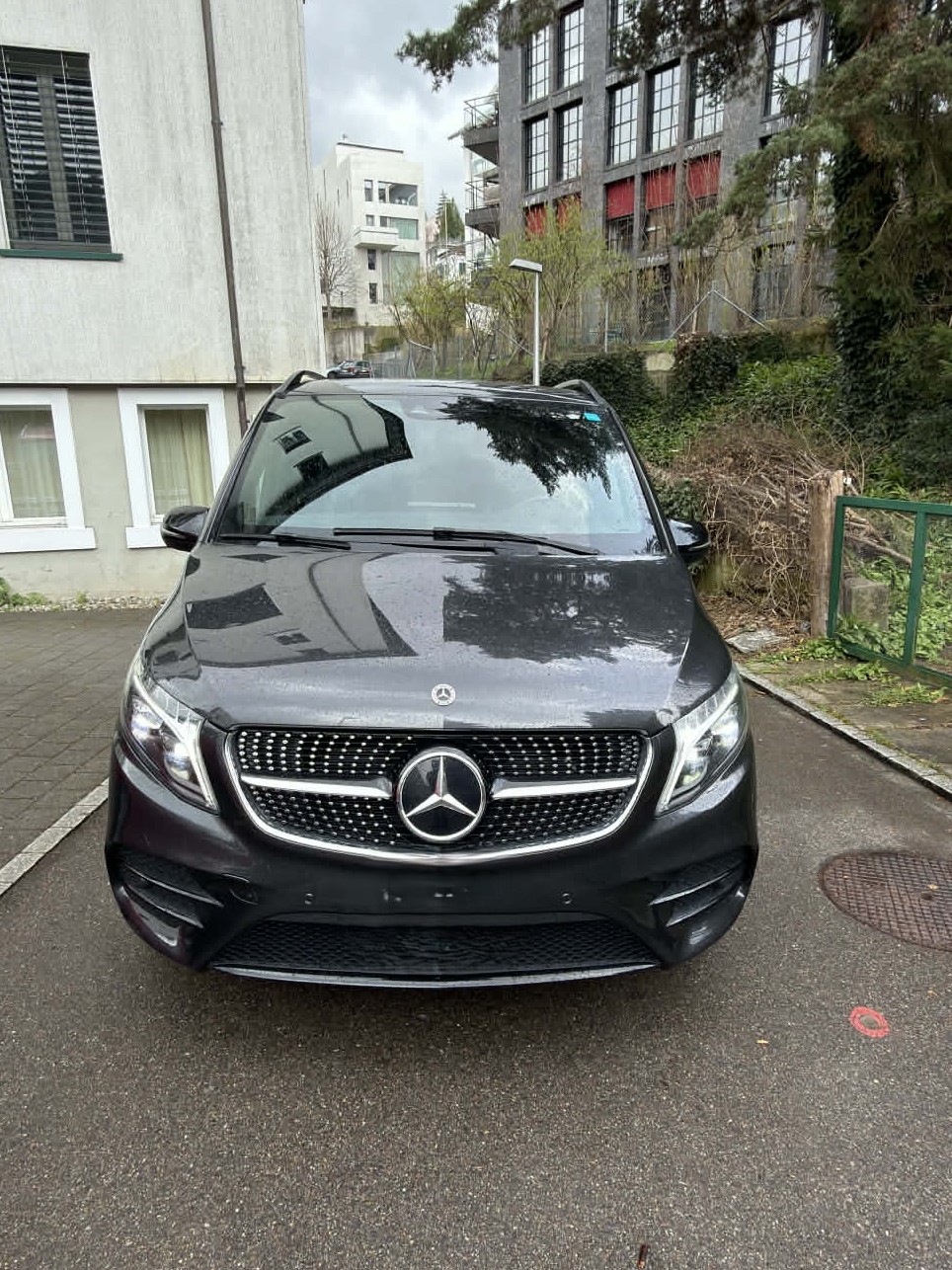 MERCEDES-BENZ V 300 d lang Swiss Edition 4Matic 9G-Tronic-image-0