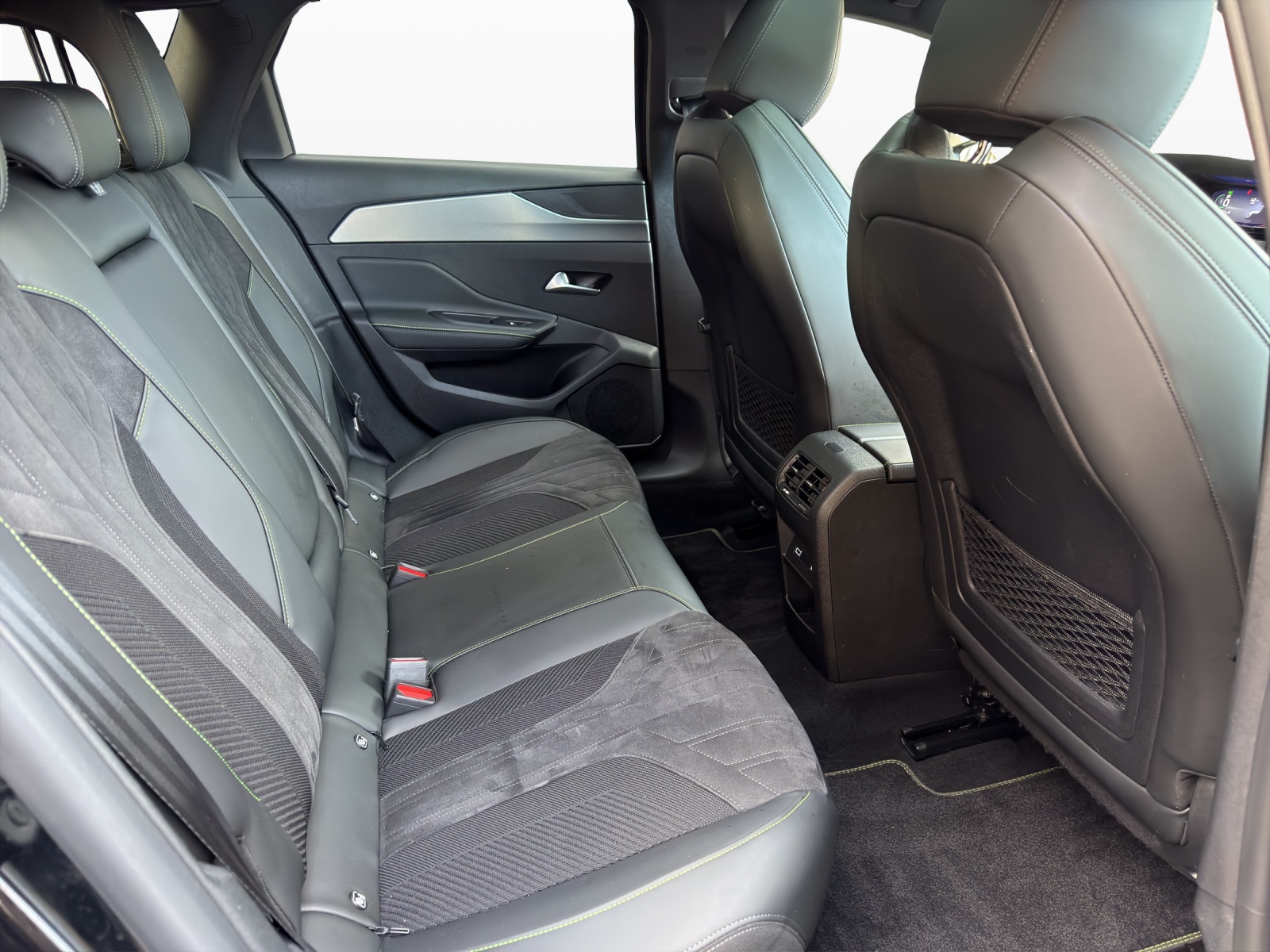 PEUGEOT 308 SW 1.5 BlueHDI GT EAT8-image-17