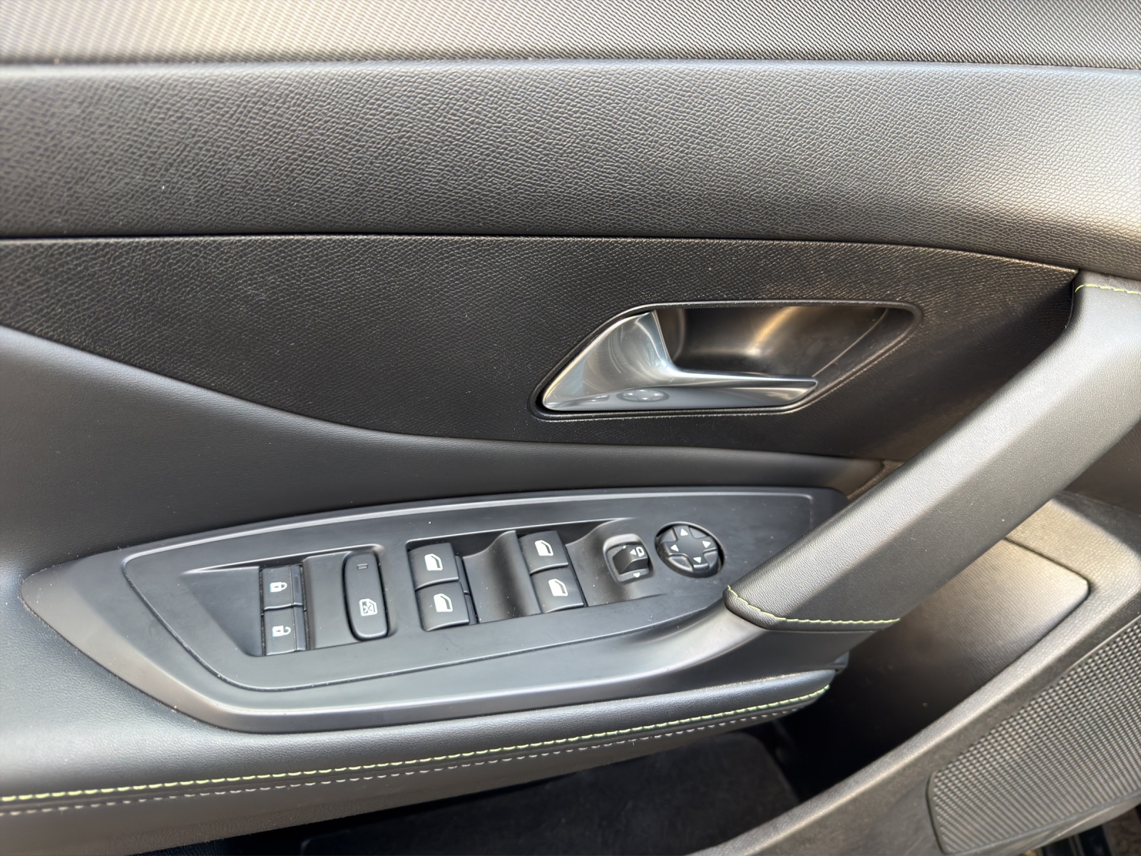 PEUGEOT 308 SW 1.5 BlueHDI GT EAT8-image-9