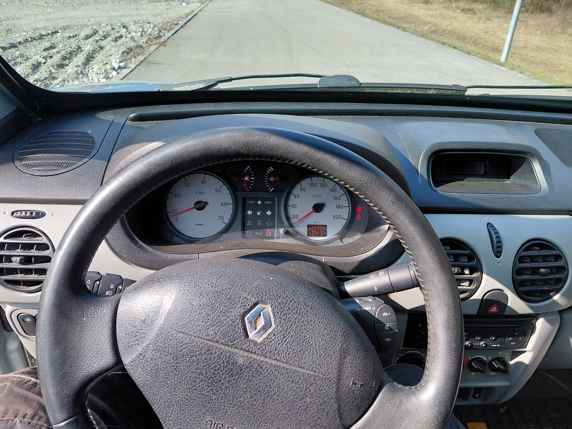 RENAULT Kangoo 1.6 16V Privilège Suisse-image-1