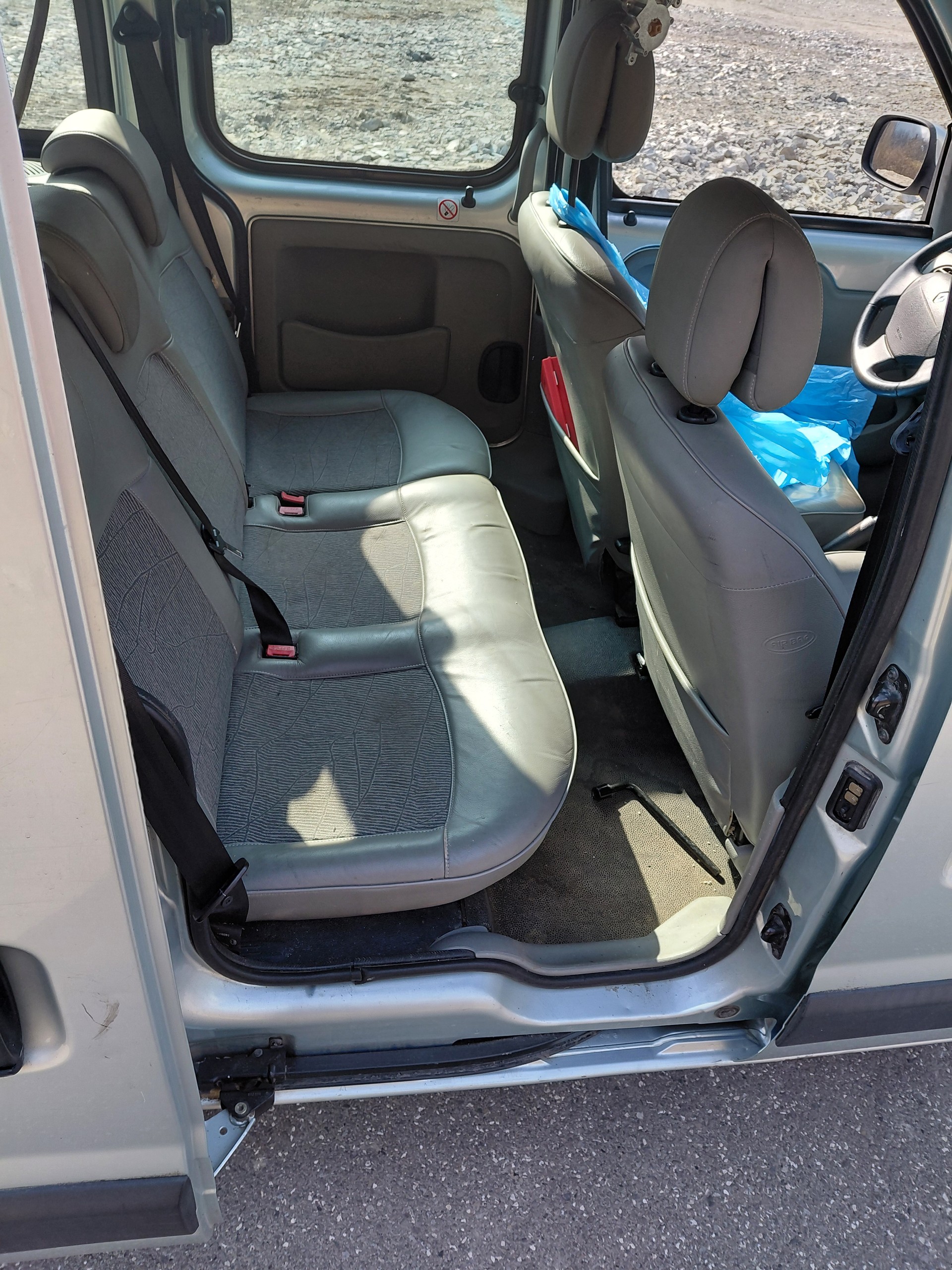 RENAULT Kangoo 1.6 16V Privilège Suisse-image-4