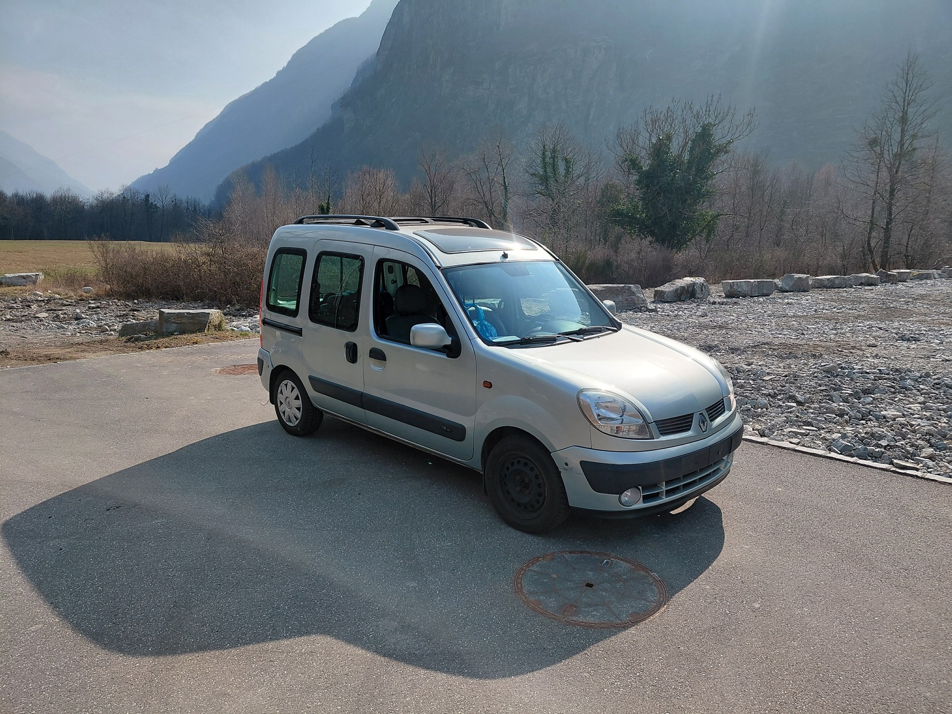 RENAULT Kangoo 1.6 16V Privilège Suisse