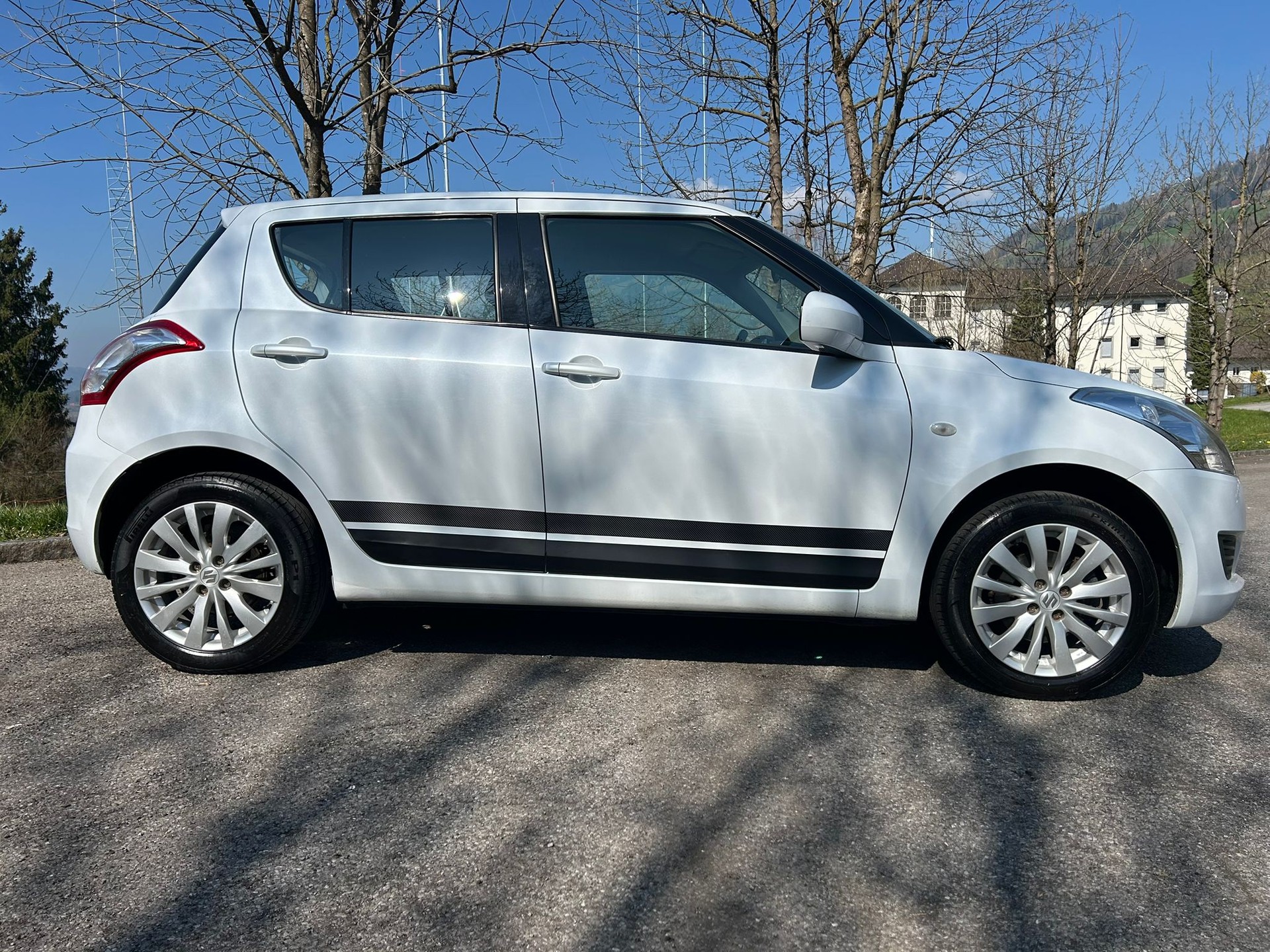 SUZUKI Swift 1.2i 16V GL 4x4-image-4