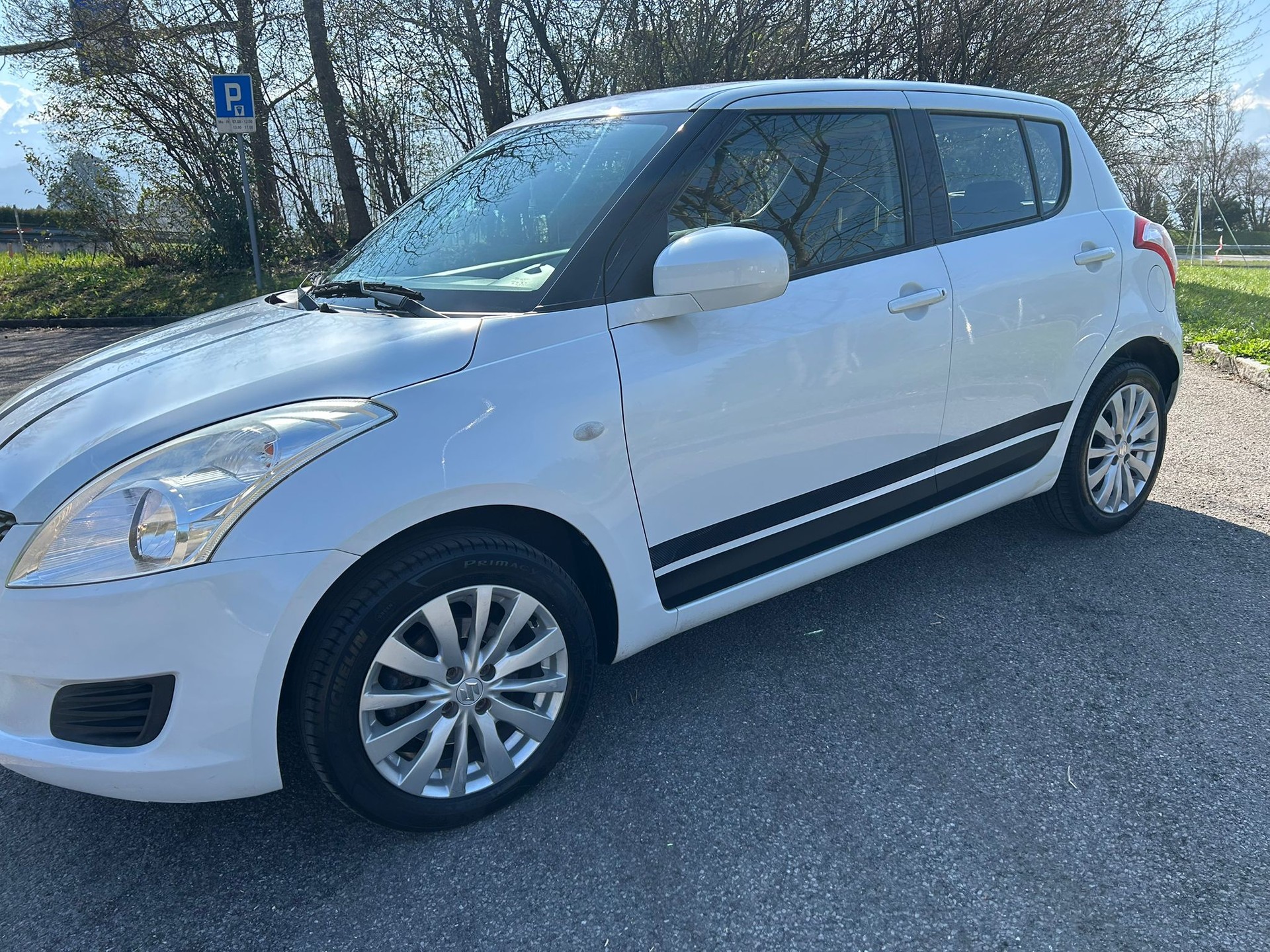 SUZUKI Swift 1.2i 16V GL 4x4-image-2