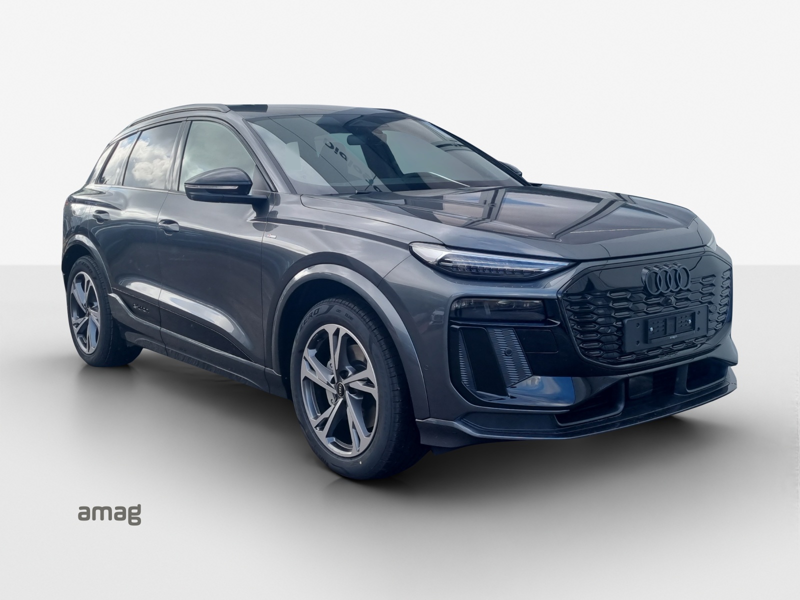 AUDI Q6 e-tron quattro-image-6