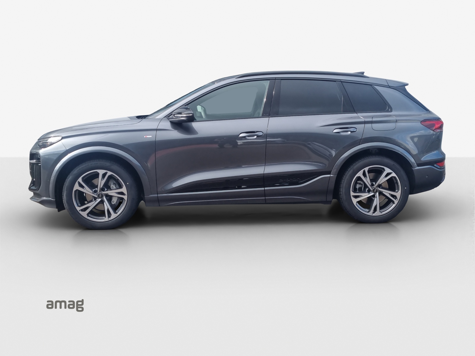 AUDI Q6 e-tron quattro-image-2