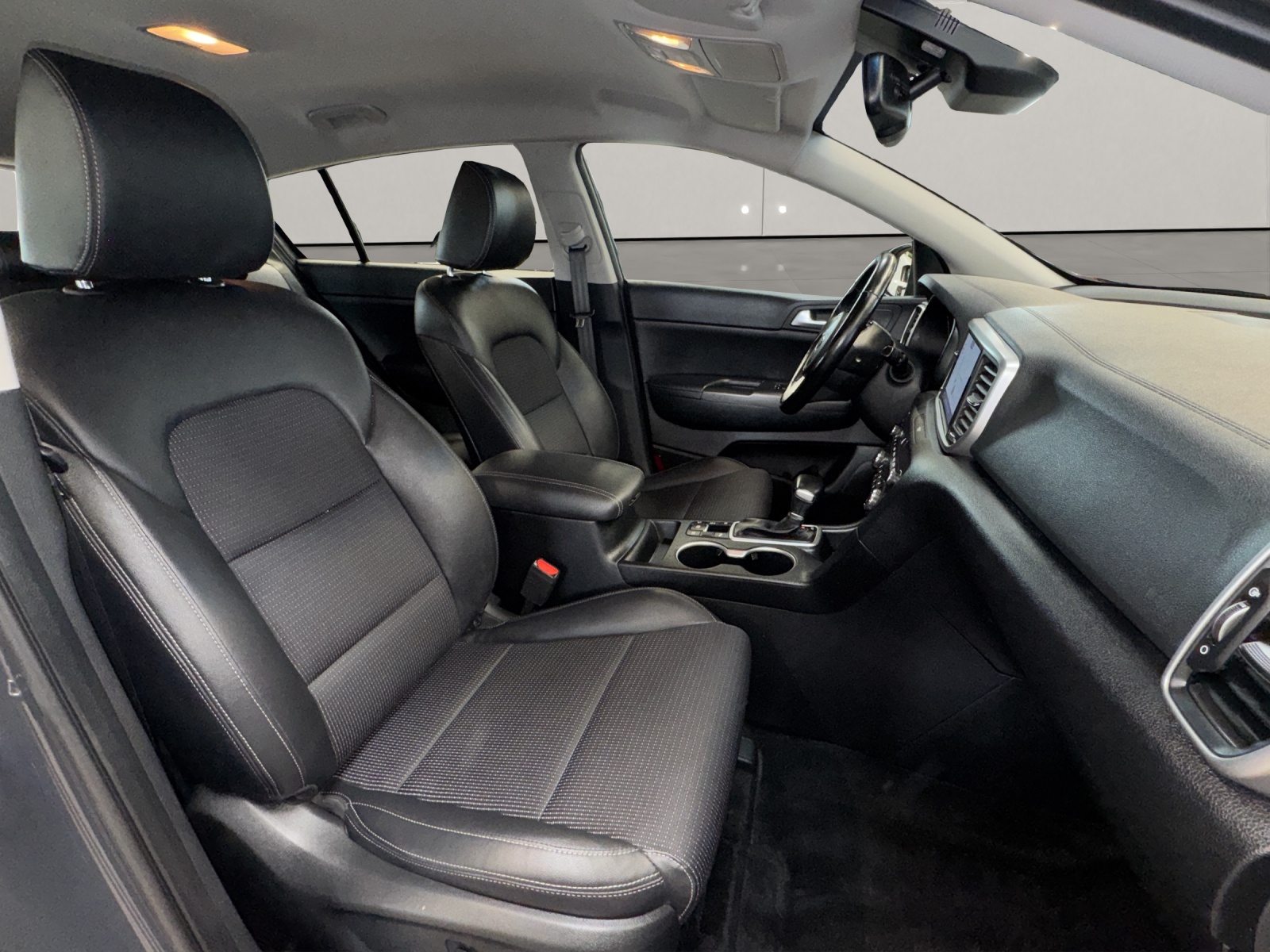 KIA Sportage 1.6 T-GDi Black Edition QL-image-11