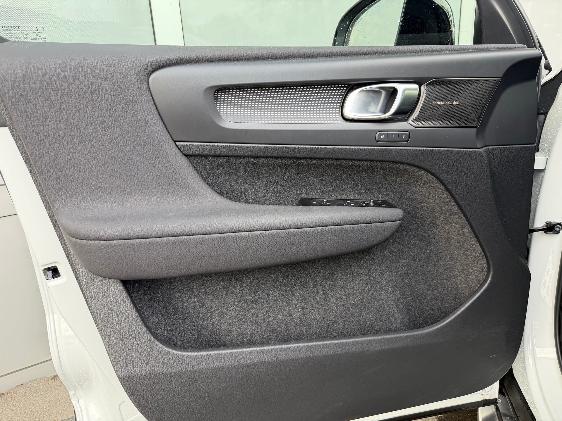 VOLVO XC40 T5 TwE R-Design DCT-image-10