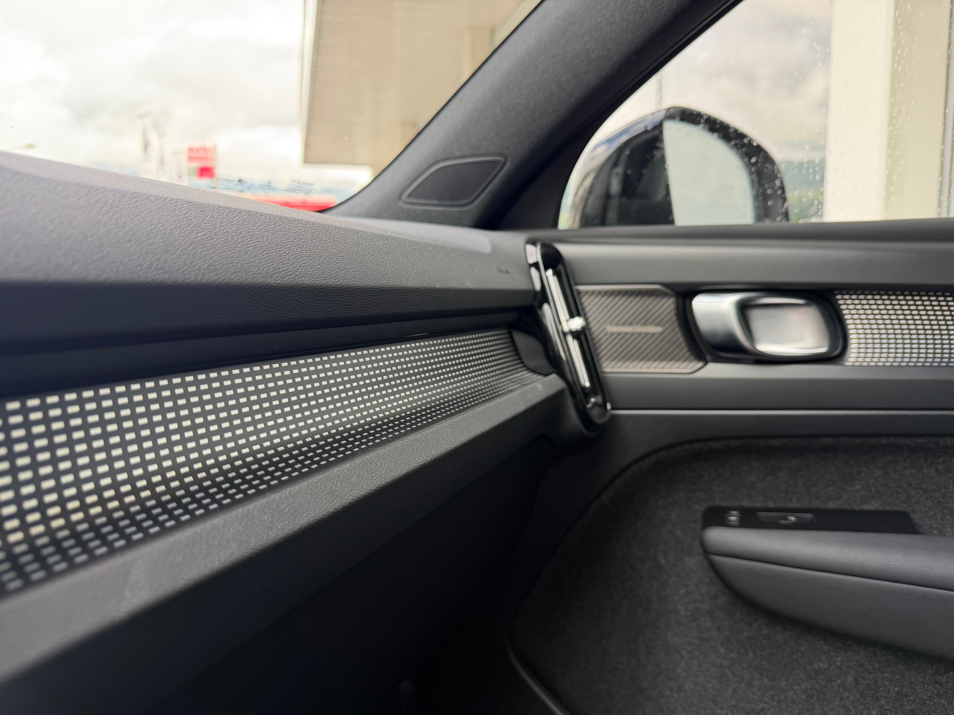 VOLVO XC40 T5 TwE R-Design DCT-image-12