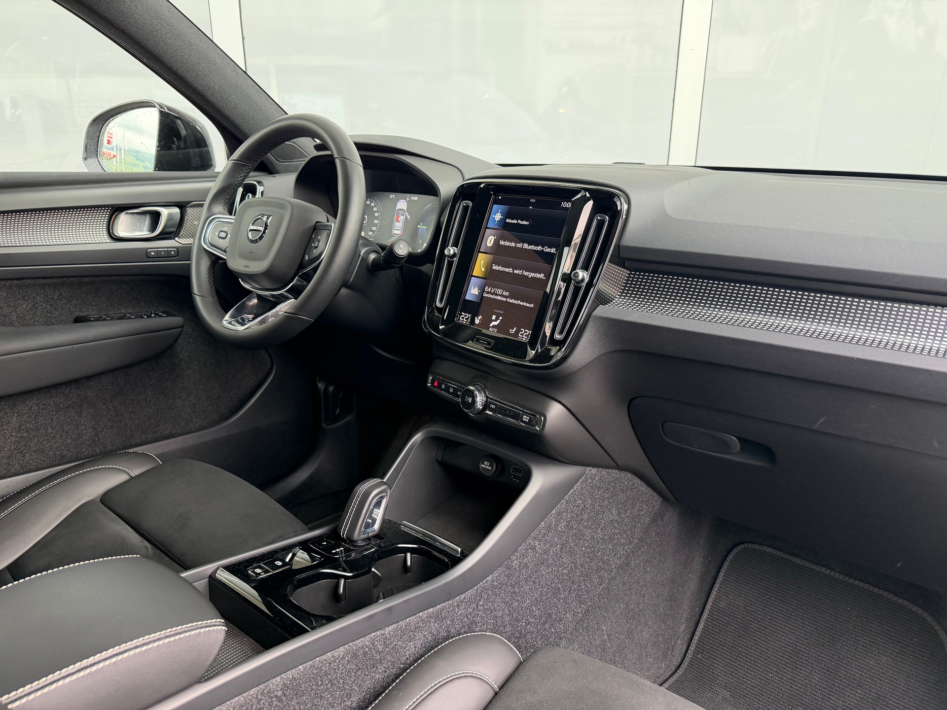 VOLVO XC40 T5 TwE R-Design DCT-showroom-element-2