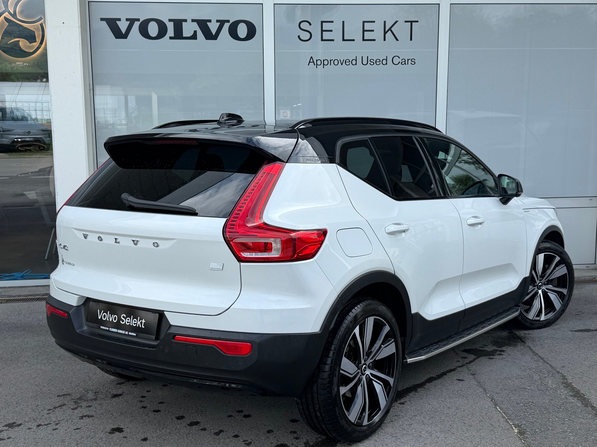 VOLVO XC40 T5 TwE R-Design DCT-showroom-element-1