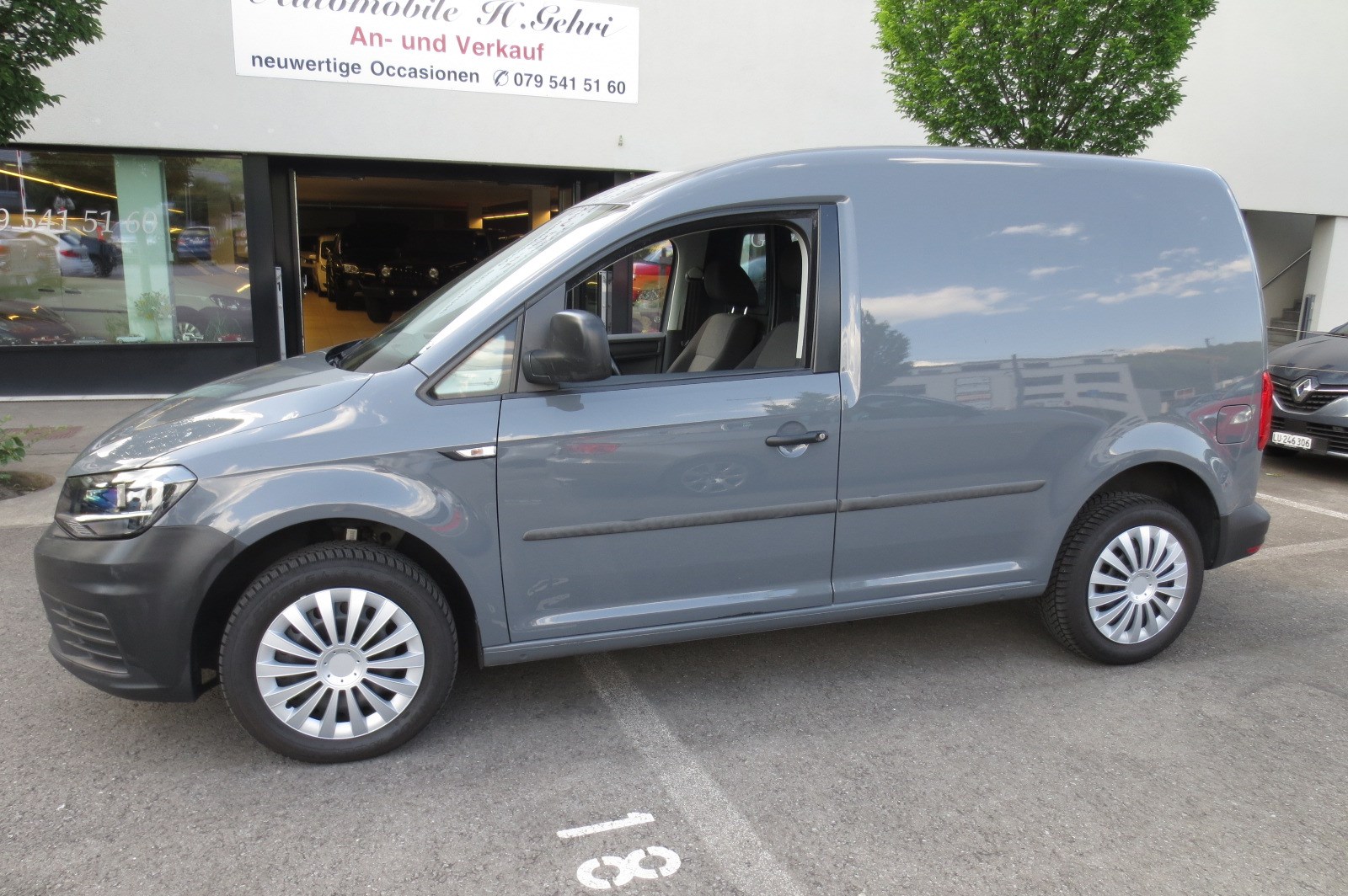 VW Caddy 2.0TDI BlueMotion Technology DSG-image-1