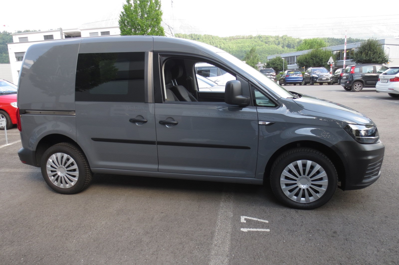 VW Caddy 2.0TDI BlueMotion Technology DSG-image-0