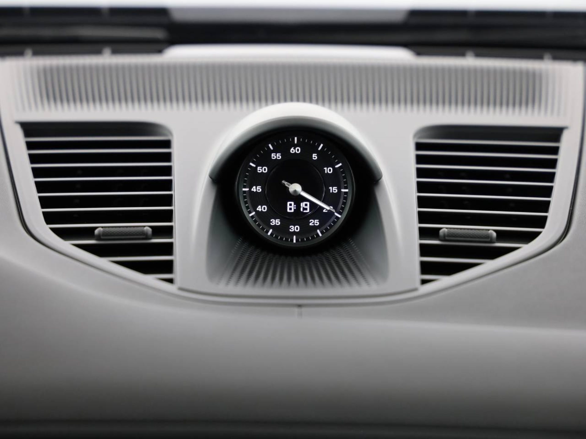 PORSCHE Panamera 4S E-Hybrid-image-13