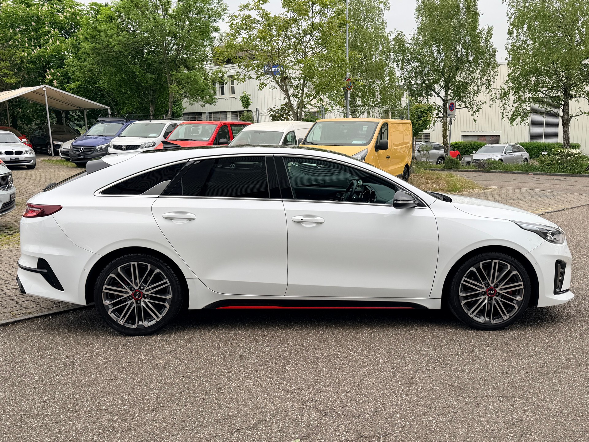 KIA ProCeed 1.6 T-GDi GT DCT-image-1