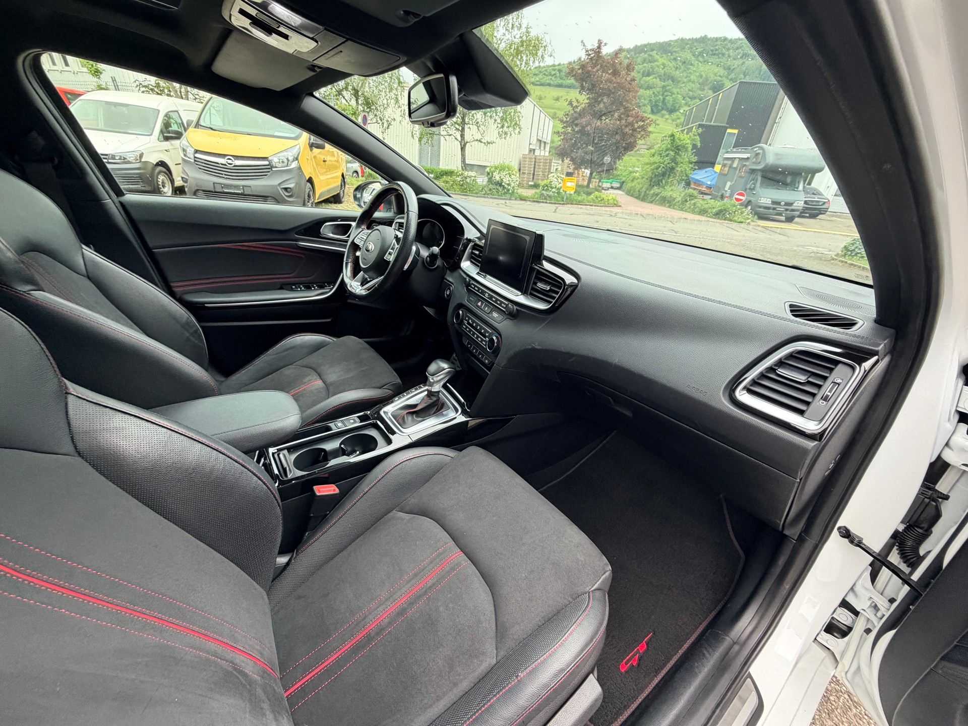 KIA ProCeed 1.6 T-GDi GT DCT-image-9