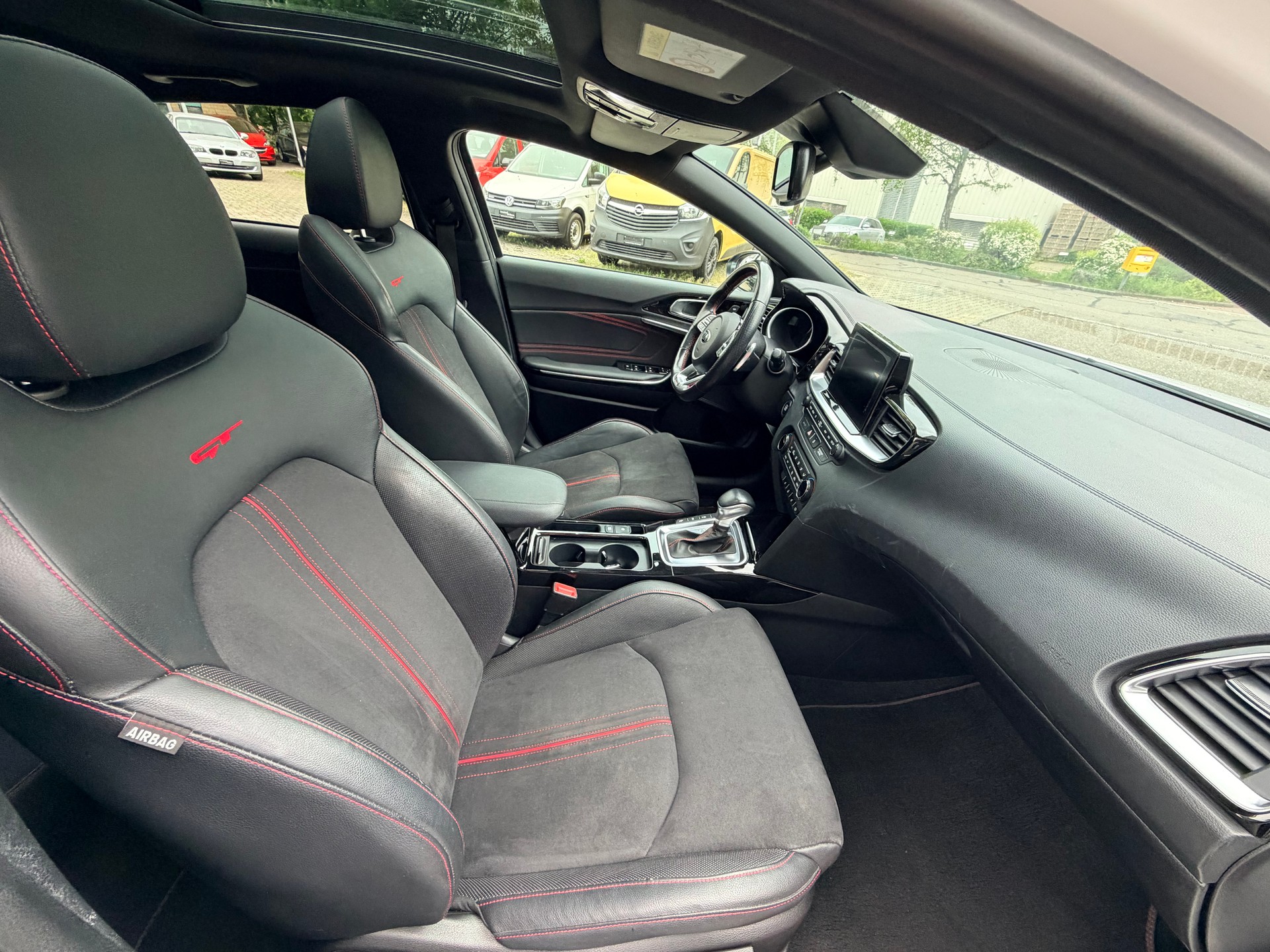 KIA ProCeed 1.6 T-GDi GT DCT-image-8