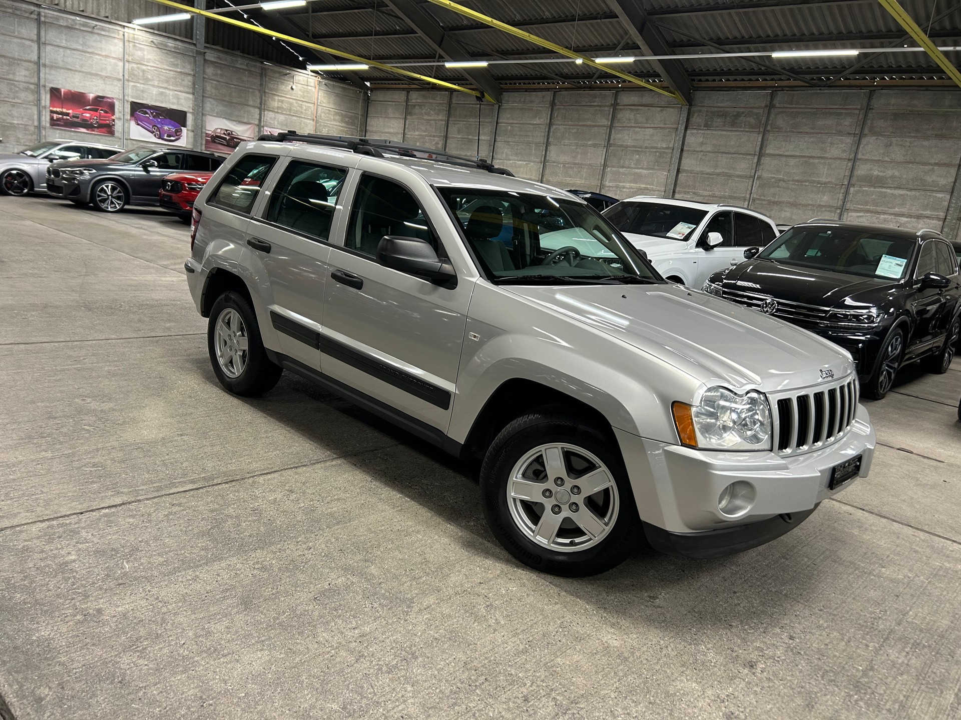 JEEP Grand Cherokee 4.7 V8 Laredo Automatic-image-0